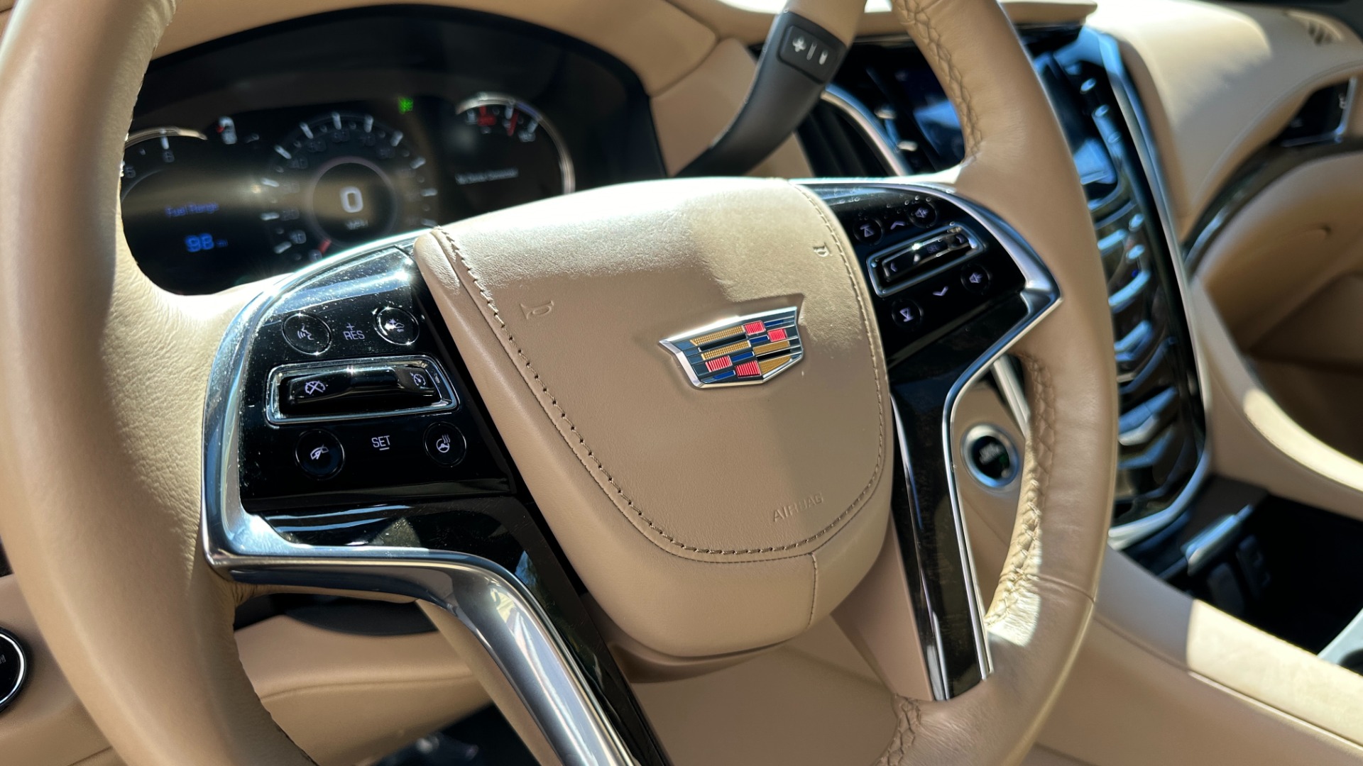 Used 2020 Cadillac Escalade PLATINUM / DUB WHEELS / MAPLE SUGAR INTERIOR for sale $51,500 at Formula Imports in Charlotte NC 28227 17