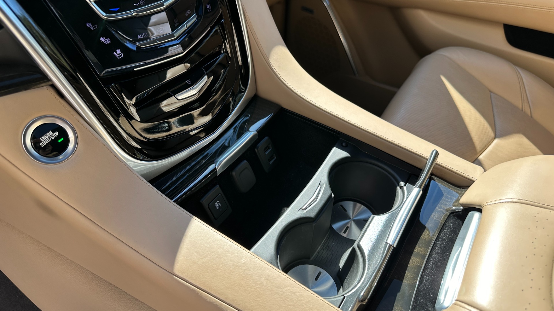 Used 2020 Cadillac Escalade PLATINUM / DUB WHEELS / MAPLE SUGAR INTERIOR for sale $51,500 at Formula Imports in Charlotte NC 28227 20