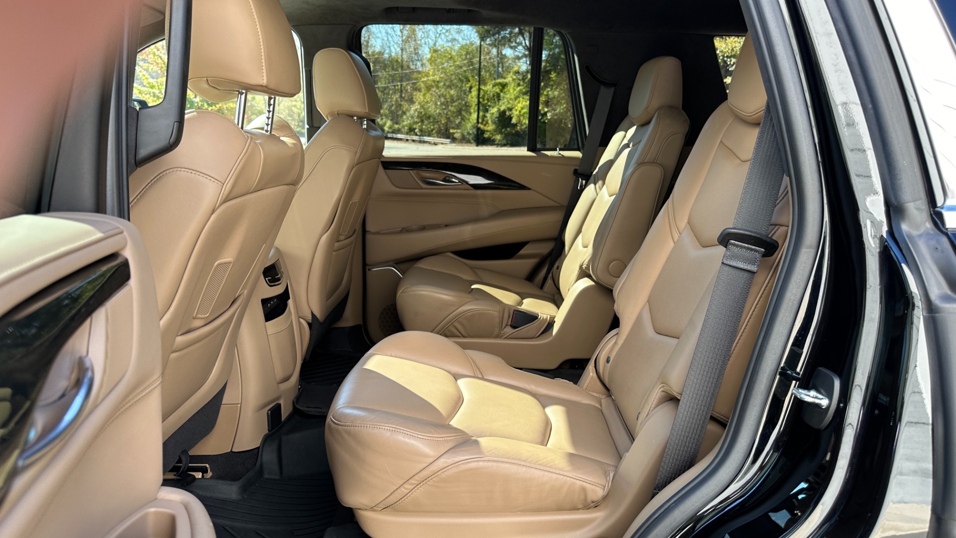 Used 2020 Cadillac Escalade PLATINUM / DUB WHEELS / MAPLE SUGAR INTERIOR for sale $51,500 at Formula Imports in Charlotte NC 28227 25