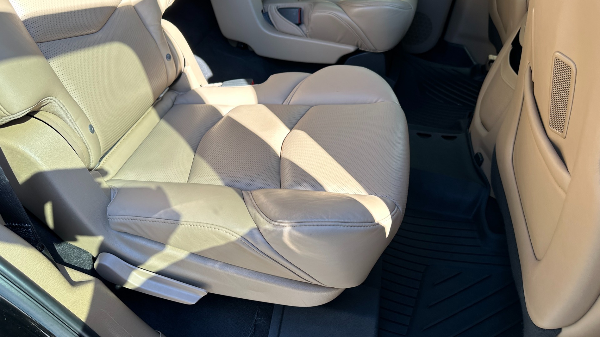 Used 2020 Cadillac Escalade PLATINUM / DUB WHEELS / MAPLE SUGAR INTERIOR for sale $51,500 at Formula Imports in Charlotte NC 28227 36