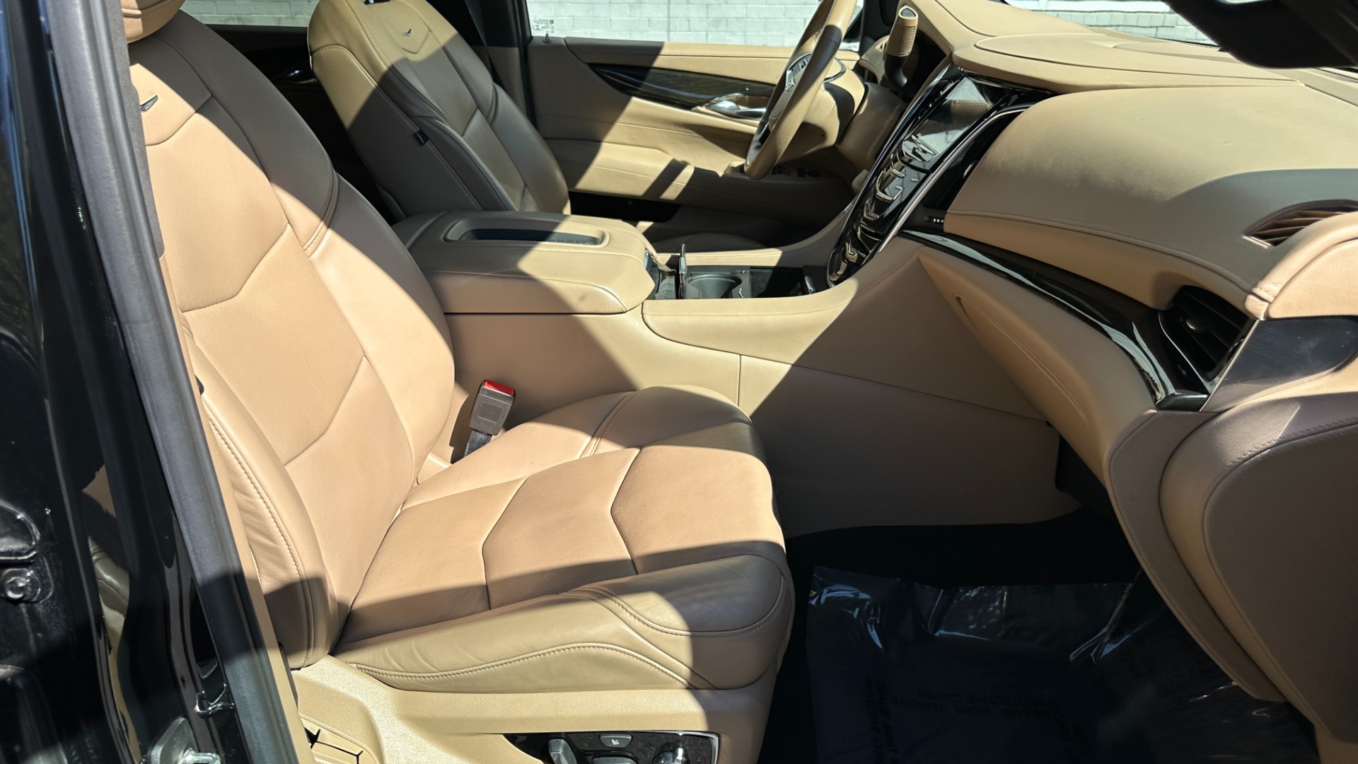 Used 2020 Cadillac Escalade PLATINUM / DUB WHEELS / MAPLE SUGAR INTERIOR for sale $51,500 at Formula Imports in Charlotte NC 28227 39