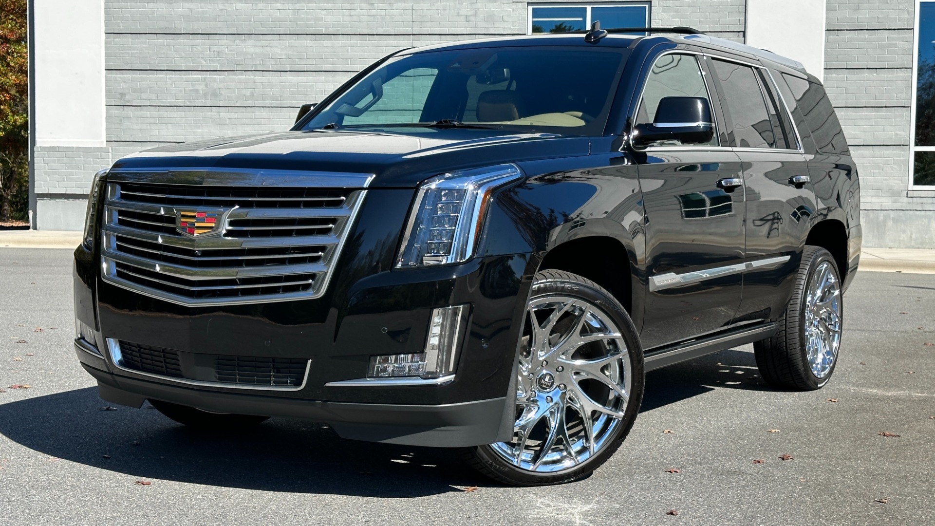 Used 2020 Cadillac Escalade PLATINUM / DUB WHEELS / MAPLE SUGAR INTERIOR for sale $51,500 at Formula Imports in Charlotte NC 28227 1