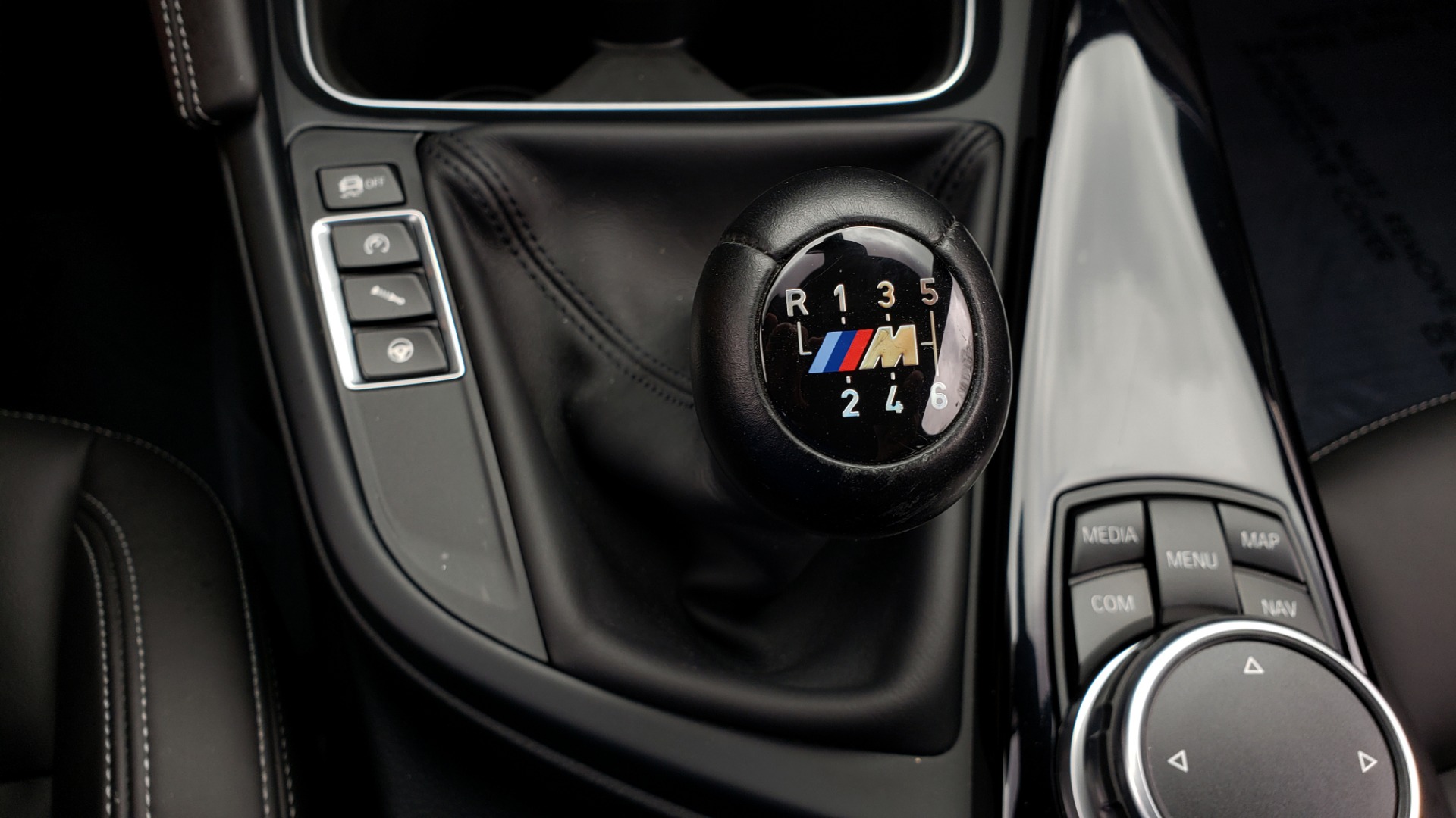 Used 2017 BMW M4 COUPE / 6-SPD MAN / NAV / CF ROOF / HTD STS for sale Sold at Formula Imports in Charlotte NC 28227 51