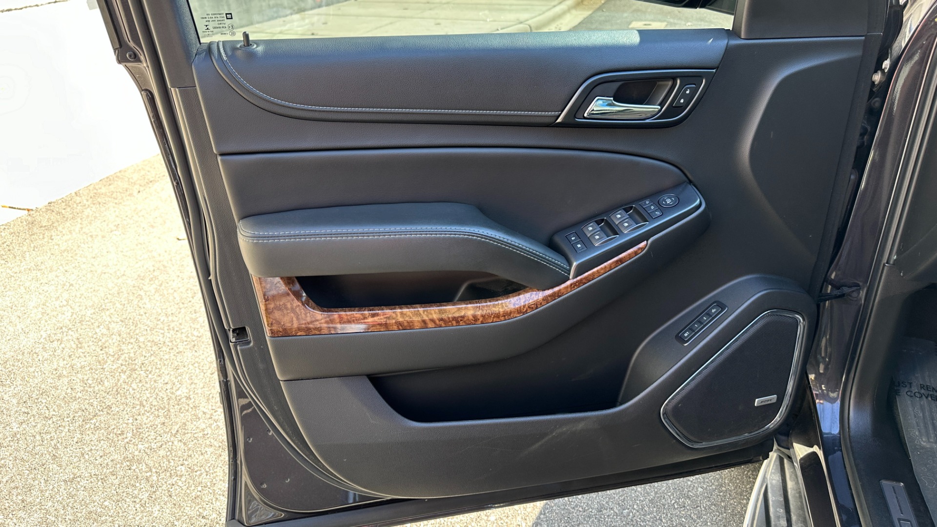 Used 2016 Chevrolet Tahoe LTZ // 22 // REAR DVD // SUNROOF // BUCKETS for sale Sold at Formula Imports in Charlotte NC 28227 10
