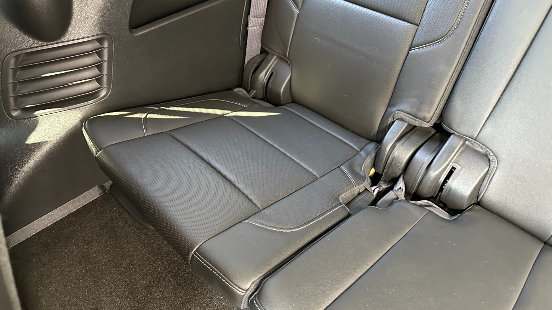 Used 2016 Chevrolet Tahoe LTZ // 22 // REAR DVD // SUNROOF // BUCKETS for sale Sold at Formula Imports in Charlotte NC 28227 34