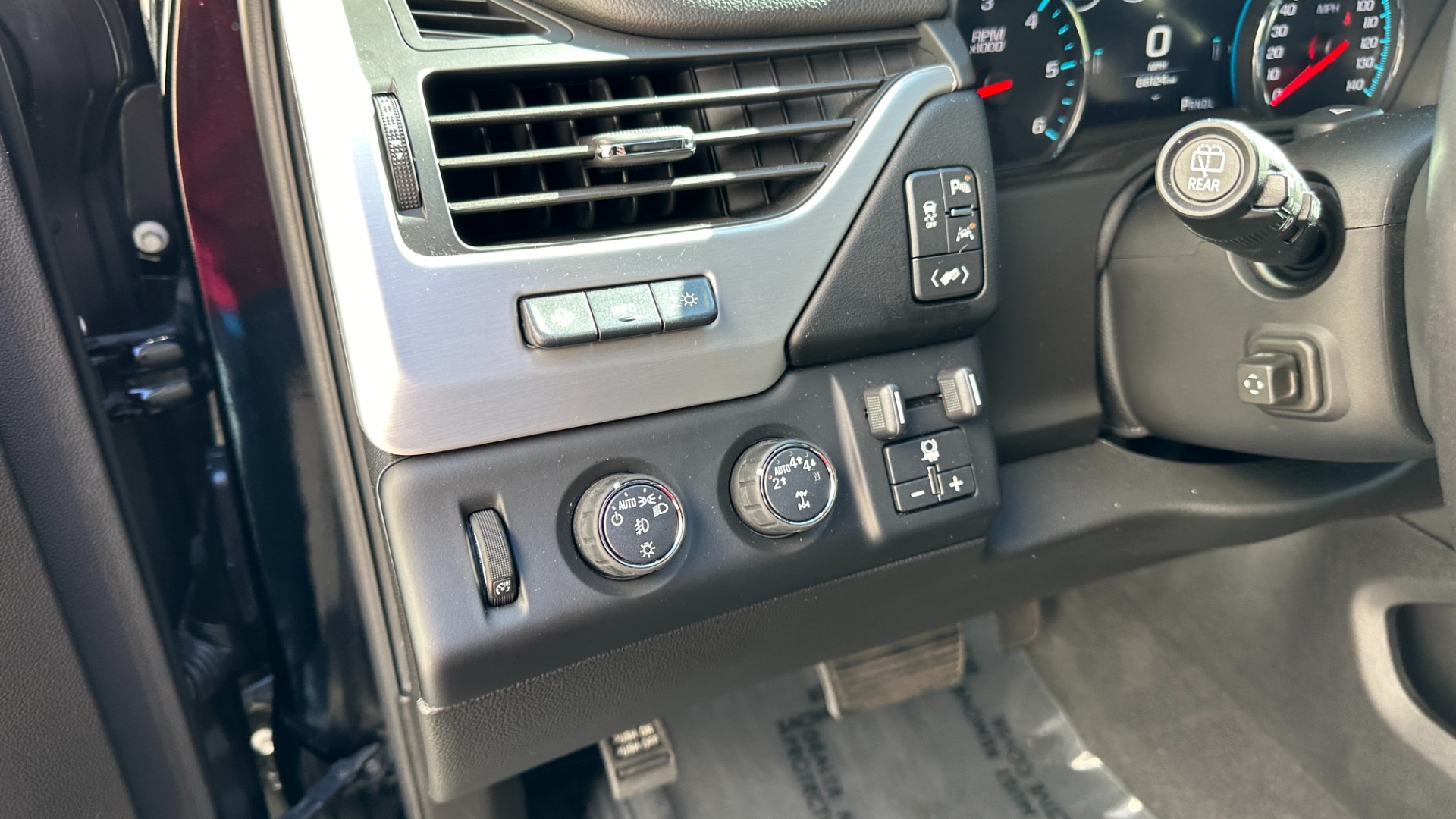 Used 2019 GMC Yukon SLT / GRAPHITE ED. / PERFORMANCE ED. / OPEN ROAD PKG for sale $41,995 at Formula Imports in Charlotte NC 28227 16
