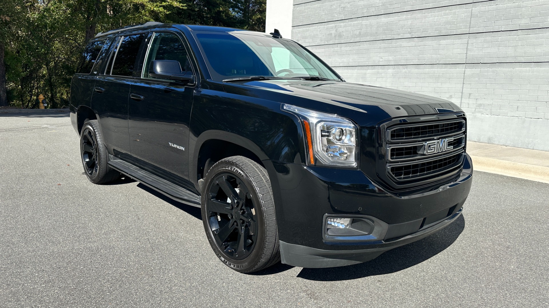 Used 2019 GMC Yukon SLT / GRAPHITE ED. / PERFORMANCE ED. / OPEN ROAD PKG for sale $41,995 at Formula Imports in Charlotte NC 28227 2