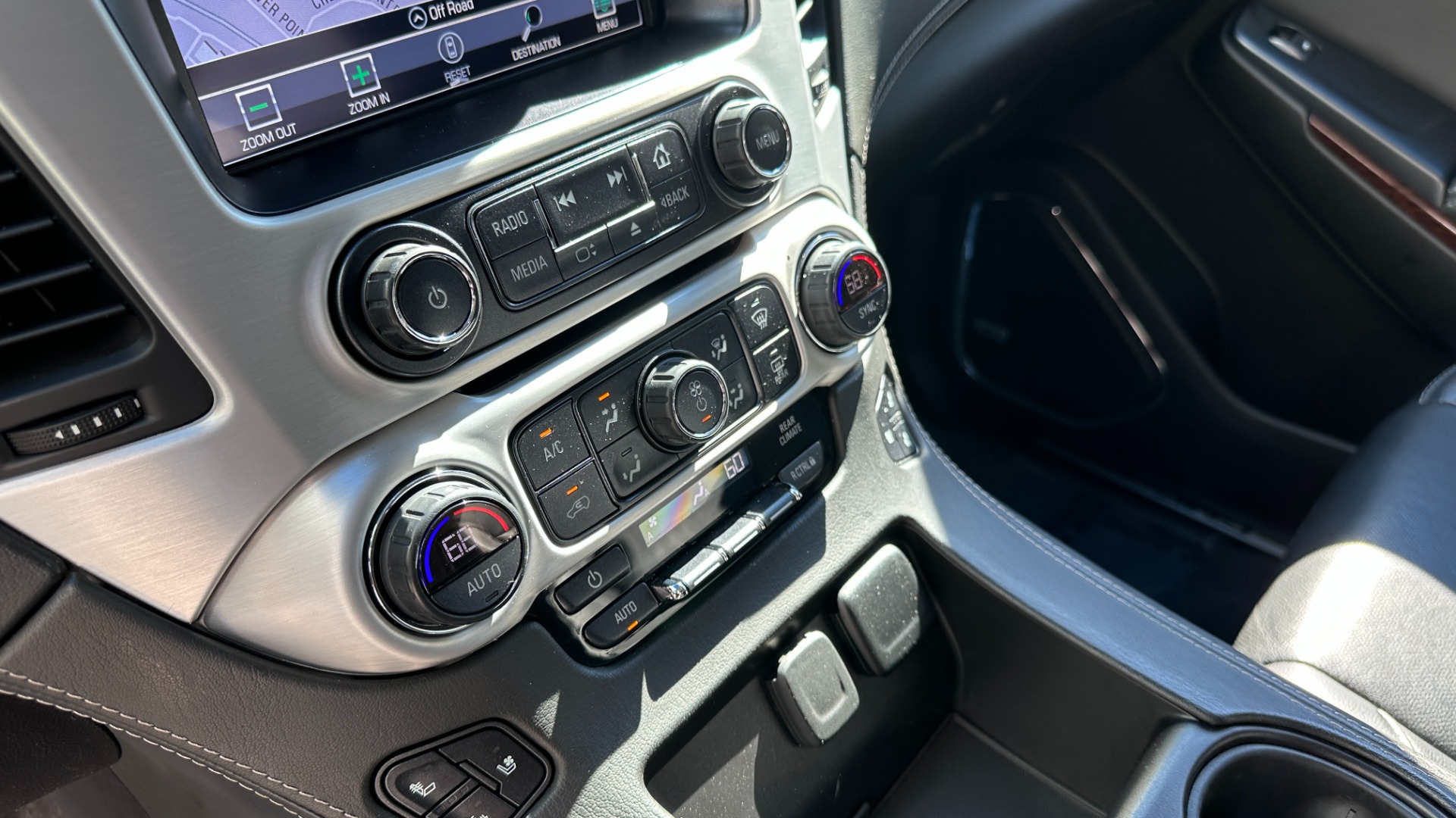 Used 2019 GMC Yukon SLT / GRAPHITE ED. / PERFORMANCE ED. / OPEN ROAD PKG for sale $41,995 at Formula Imports in Charlotte NC 28227 20