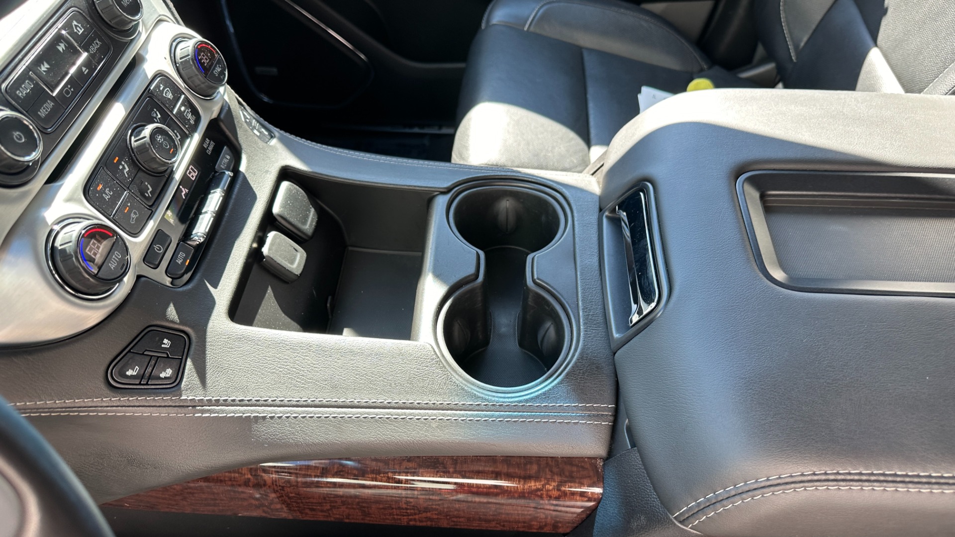 Used 2019 GMC Yukon SLT / GRAPHITE ED. / PERFORMANCE ED. / OPEN ROAD PKG for sale $41,995 at Formula Imports in Charlotte NC 28227 21