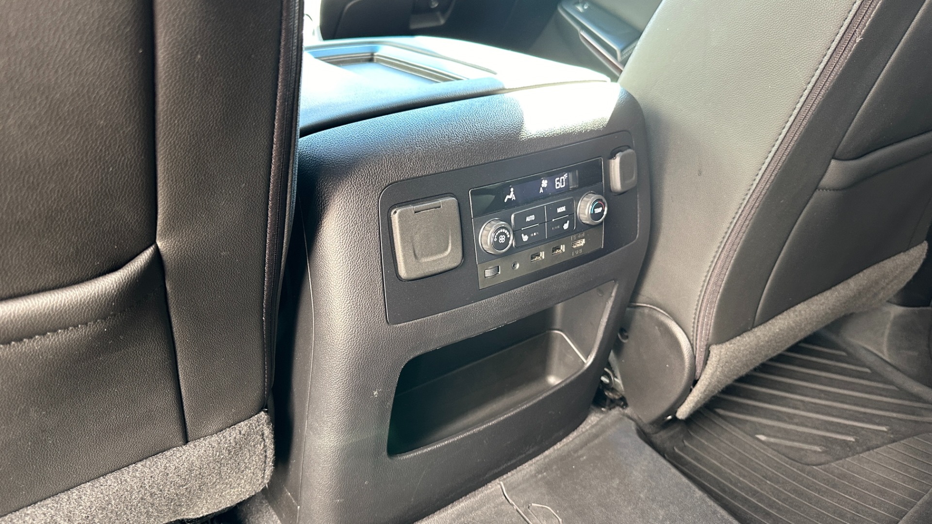 Used 2019 GMC Yukon SLT / GRAPHITE ED. / PERFORMANCE ED. / OPEN ROAD PKG for sale $41,995 at Formula Imports in Charlotte NC 28227 28