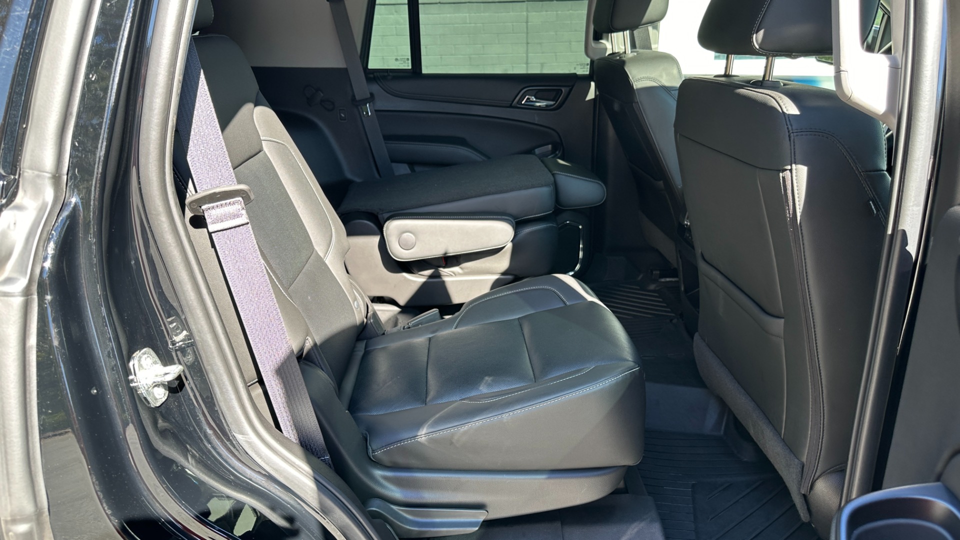 Used 2019 GMC Yukon SLT / GRAPHITE ED. / PERFORMANCE ED. / OPEN ROAD PKG for sale $41,995 at Formula Imports in Charlotte NC 28227 33