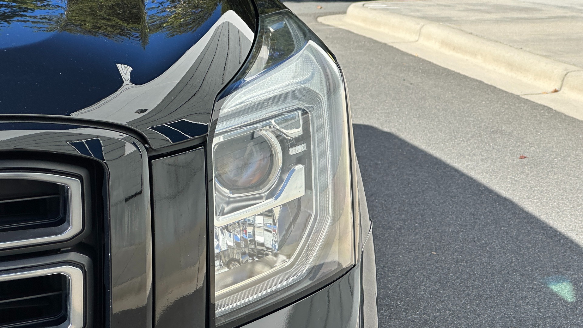 Used 2019 GMC Yukon SLT / GRAPHITE ED. / PERFORMANCE ED. / OPEN ROAD PKG for sale $41,995 at Formula Imports in Charlotte NC 28227 42