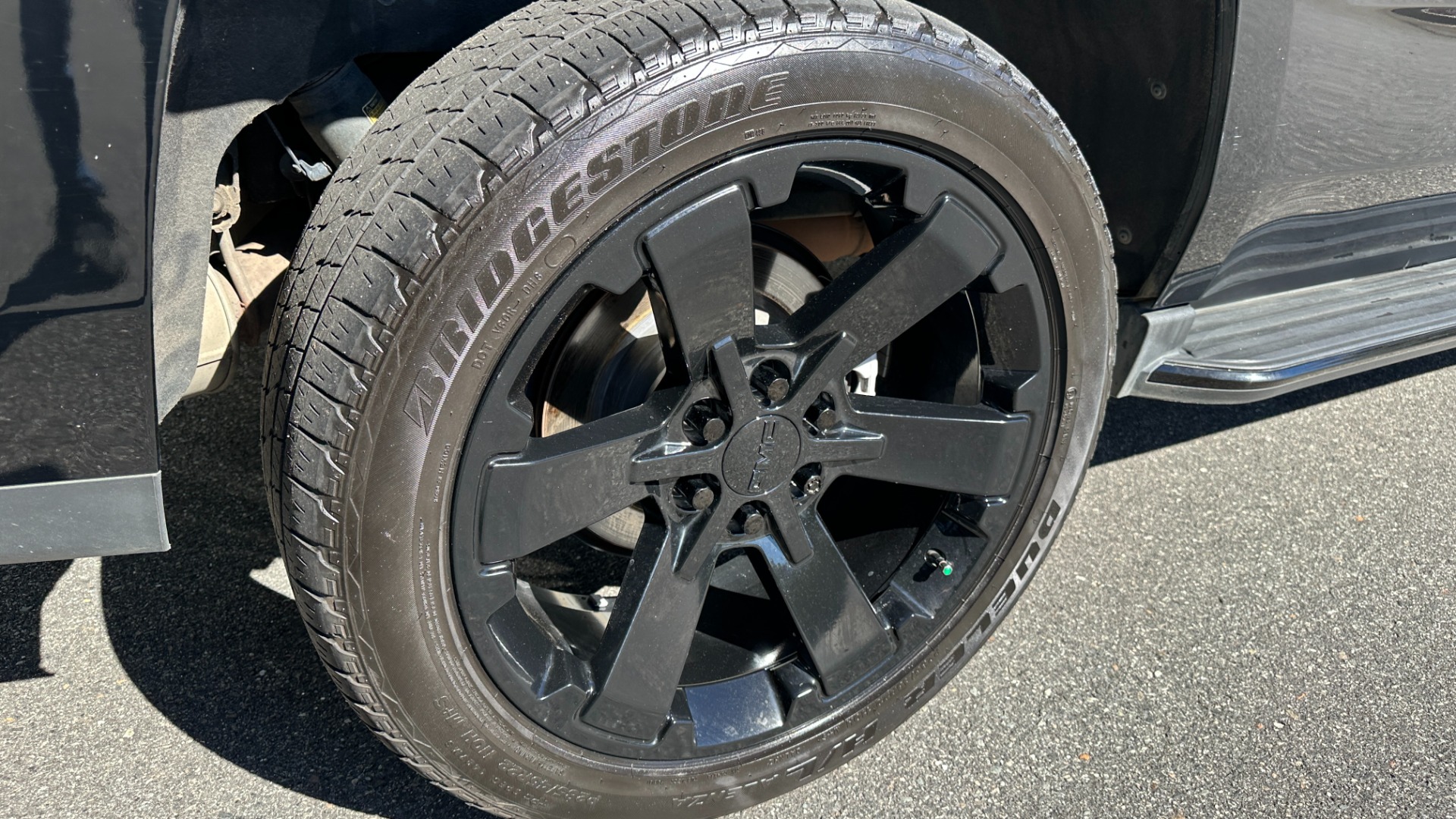 Used 2019 GMC Yukon SLT / GRAPHITE ED. / PERFORMANCE ED. / OPEN ROAD PKG for sale $41,995 at Formula Imports in Charlotte NC 28227 50