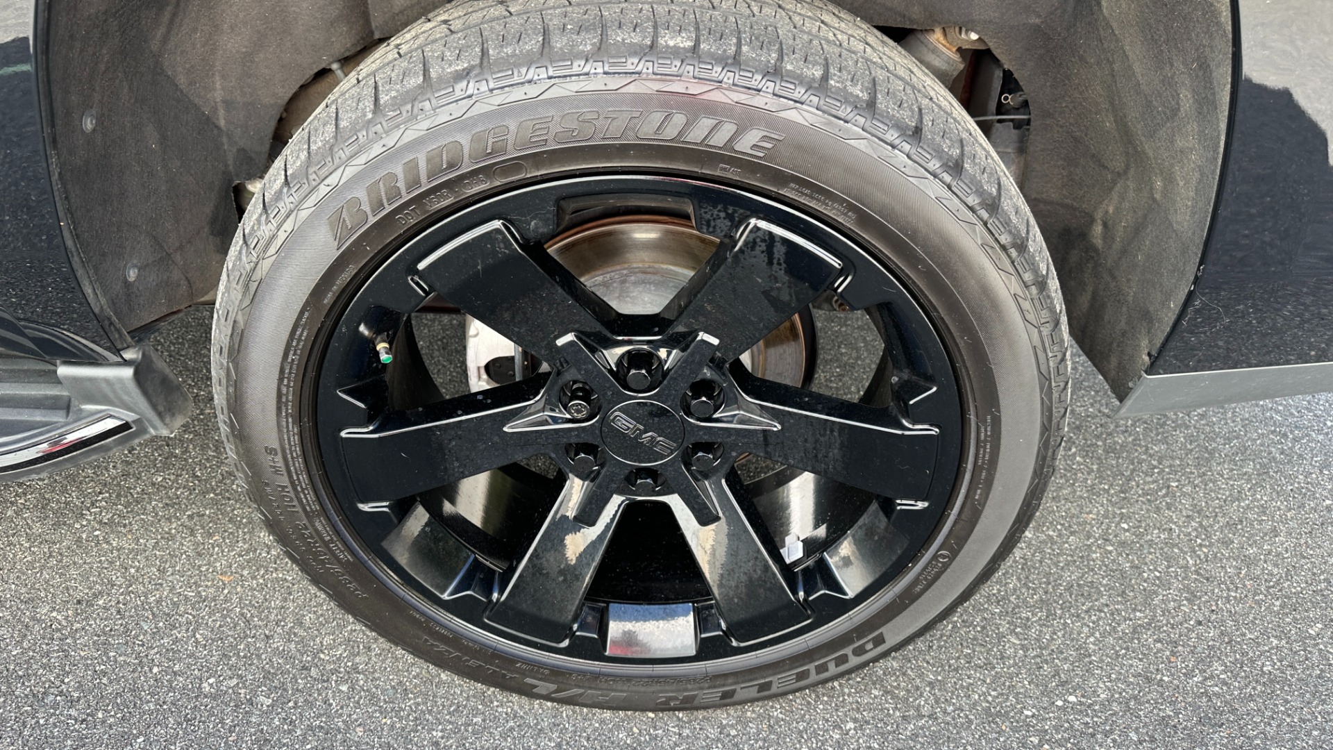 Used 2019 GMC Yukon SLT / GRAPHITE ED. / PERFORMANCE ED. / OPEN ROAD PKG for sale $41,995 at Formula Imports in Charlotte NC 28227 52
