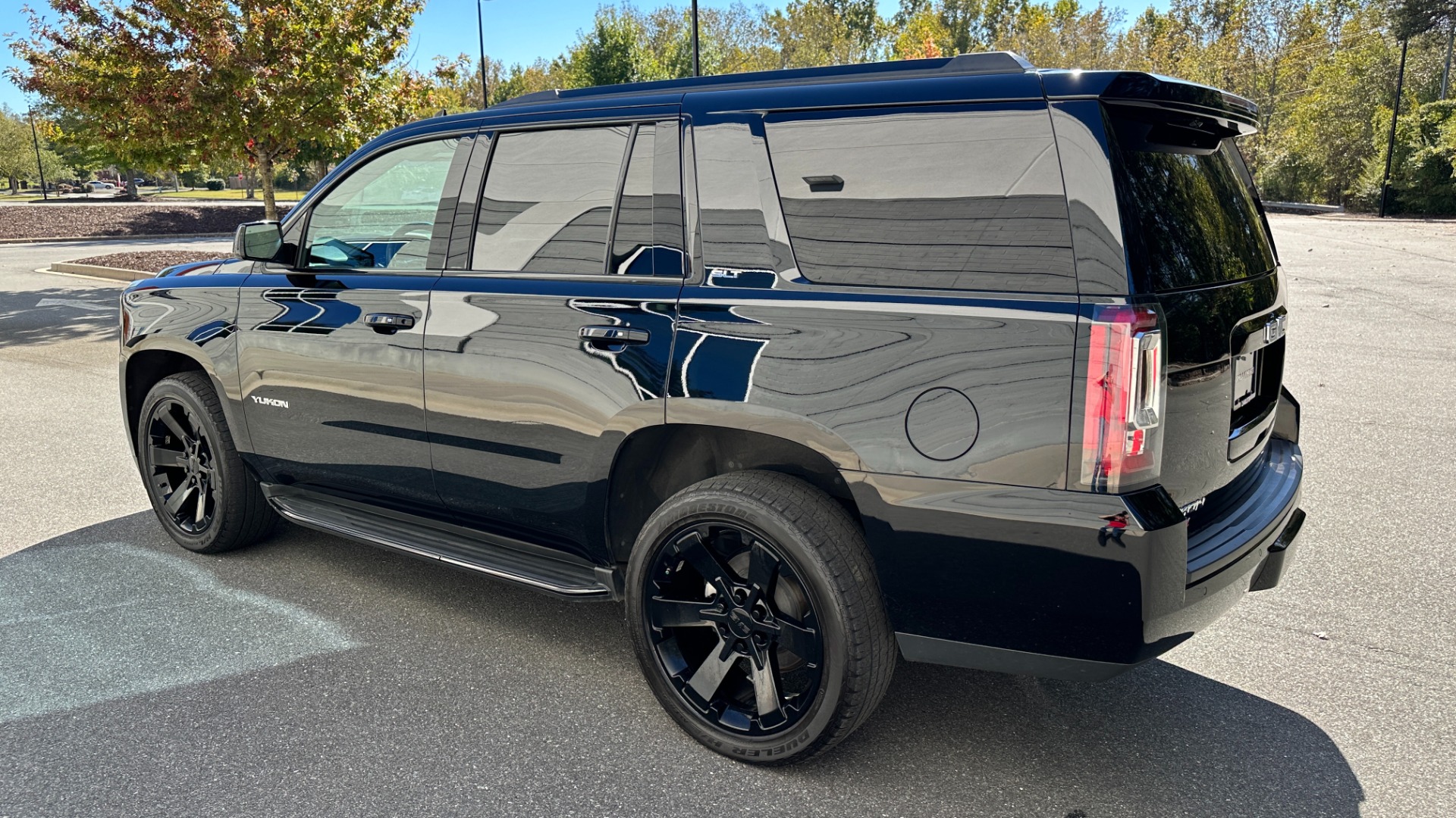 Used 2019 GMC Yukon SLT / GRAPHITE ED. / PERFORMANCE ED. / OPEN ROAD PKG for sale $41,995 at Formula Imports in Charlotte NC 28227 9