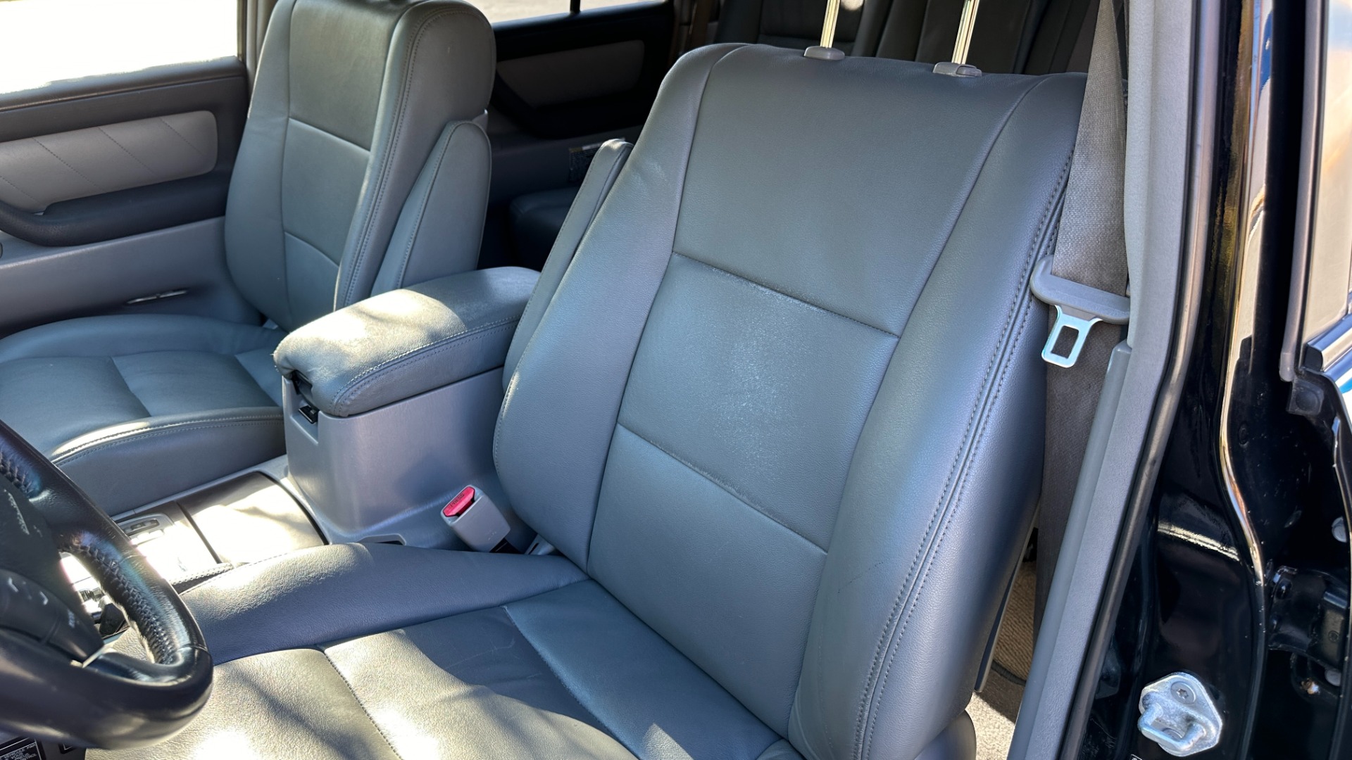 Used 2007 Toyota Land Cruiser NAV / V8 / HEIGHT CONTROL / FULL SERVICE HISTORY for sale $19,700 at Formula Imports in Charlotte NC 28227 22