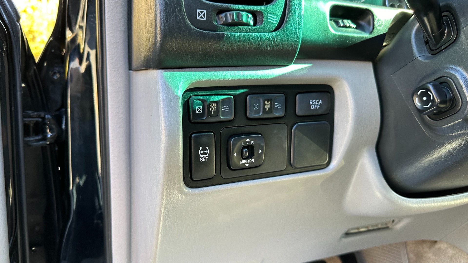 Used 2007 Toyota Land Cruiser NAV / V8 / HEIGHT CONTROL / FULL SERVICE HISTORY for sale $19,700 at Formula Imports in Charlotte NC 28227 25