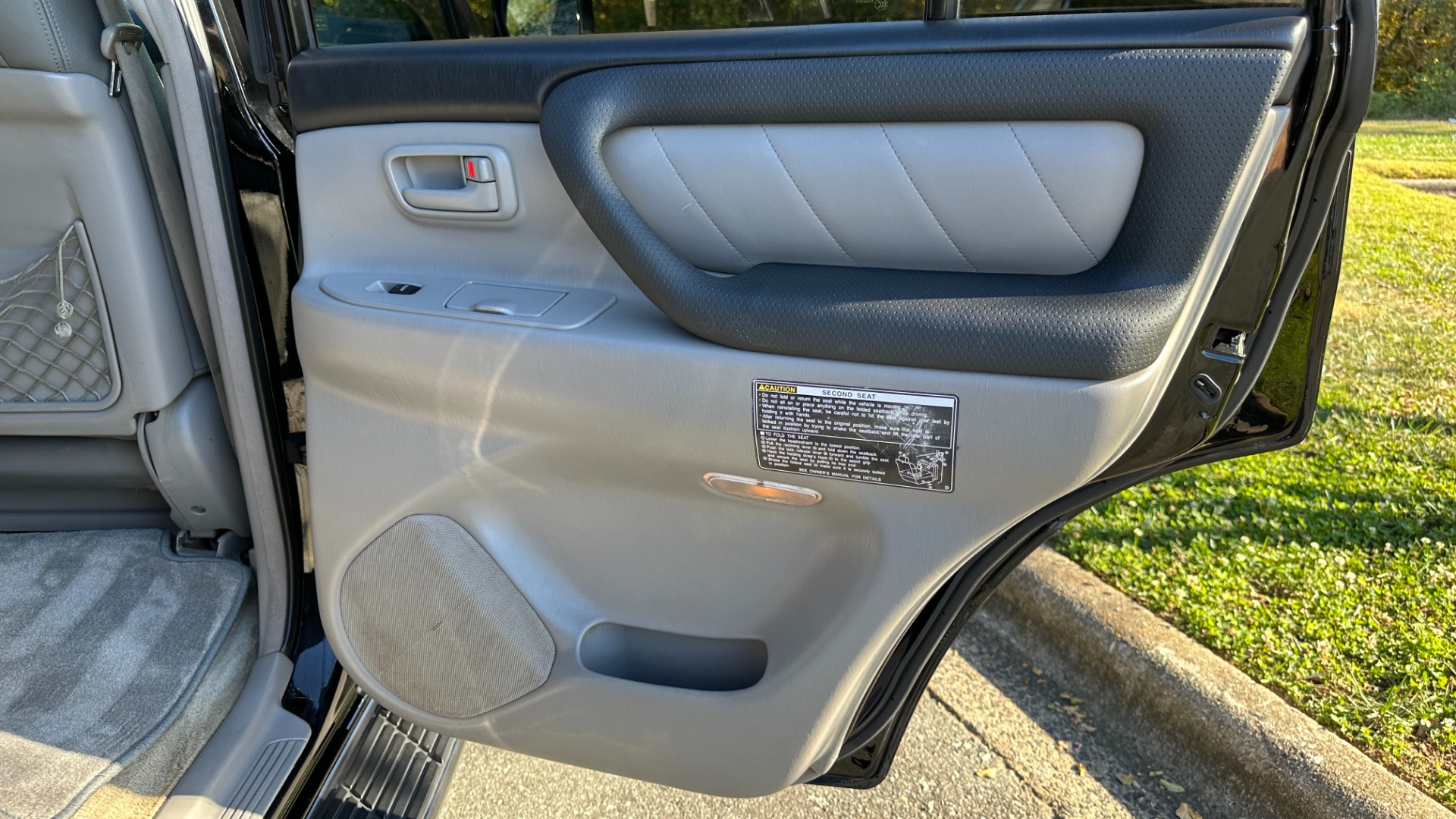 Used 2007 Toyota Land Cruiser NAV / V8 / HEIGHT CONTROL / FULL SERVICE HISTORY for sale $19,700 at Formula Imports in Charlotte NC 28227 43