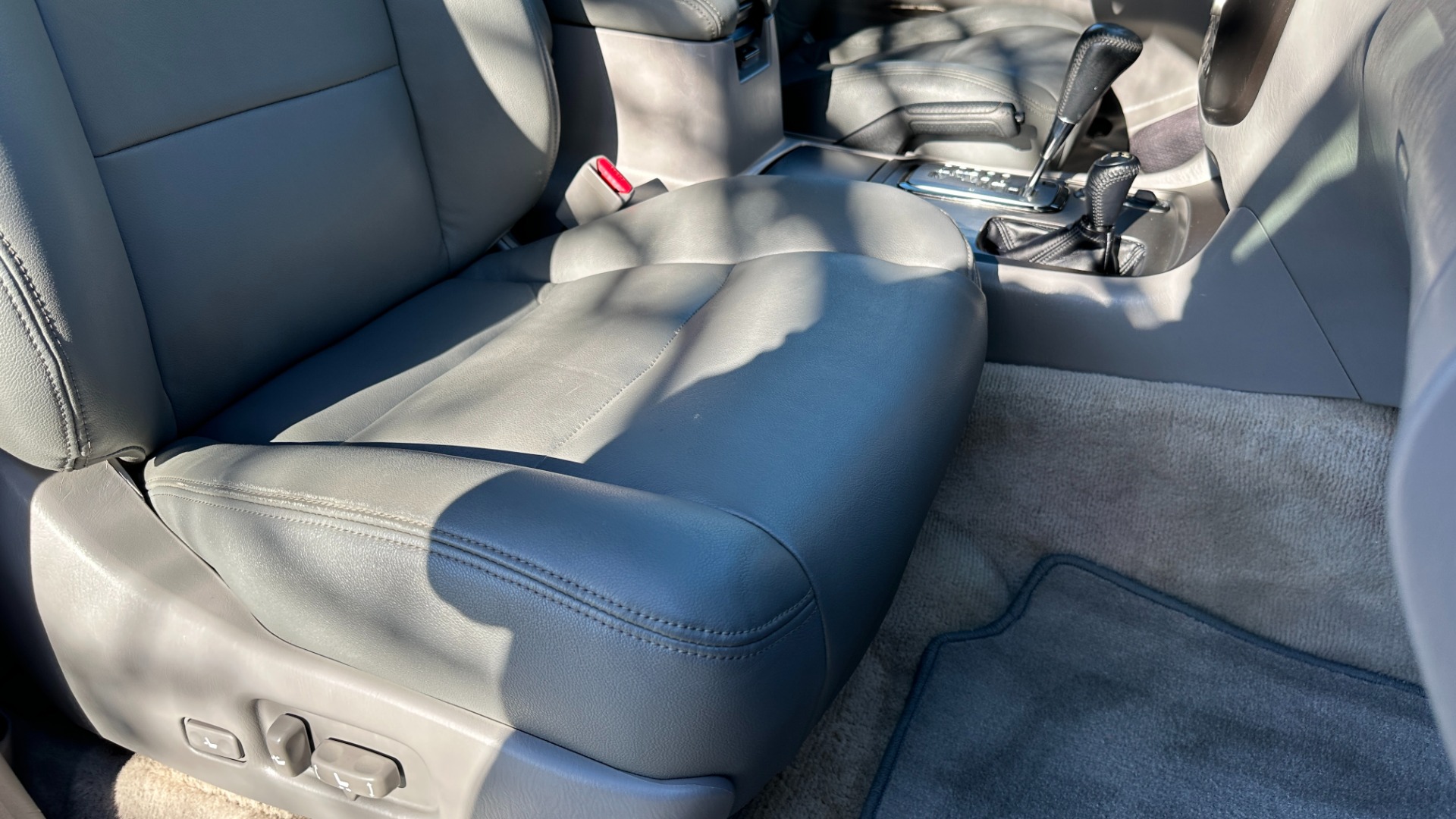 Used 2007 Toyota Land Cruiser NAV / V8 / HEIGHT CONTROL / FULL SERVICE HISTORY for sale $19,700 at Formula Imports in Charlotte NC 28227 52