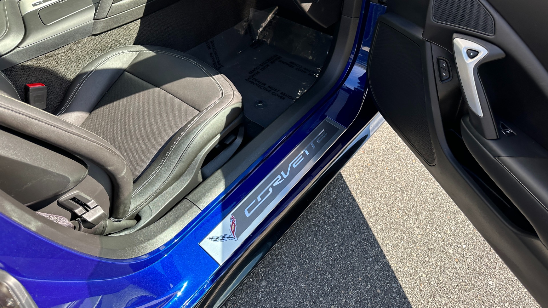 Used 2016 Chevrolet Corvette 1LT / 6 SPEED / 6.2L V8 ENGINE / REMOVABLE ROOF for sale $46,500 at Formula Imports in Charlotte NC 28227 28