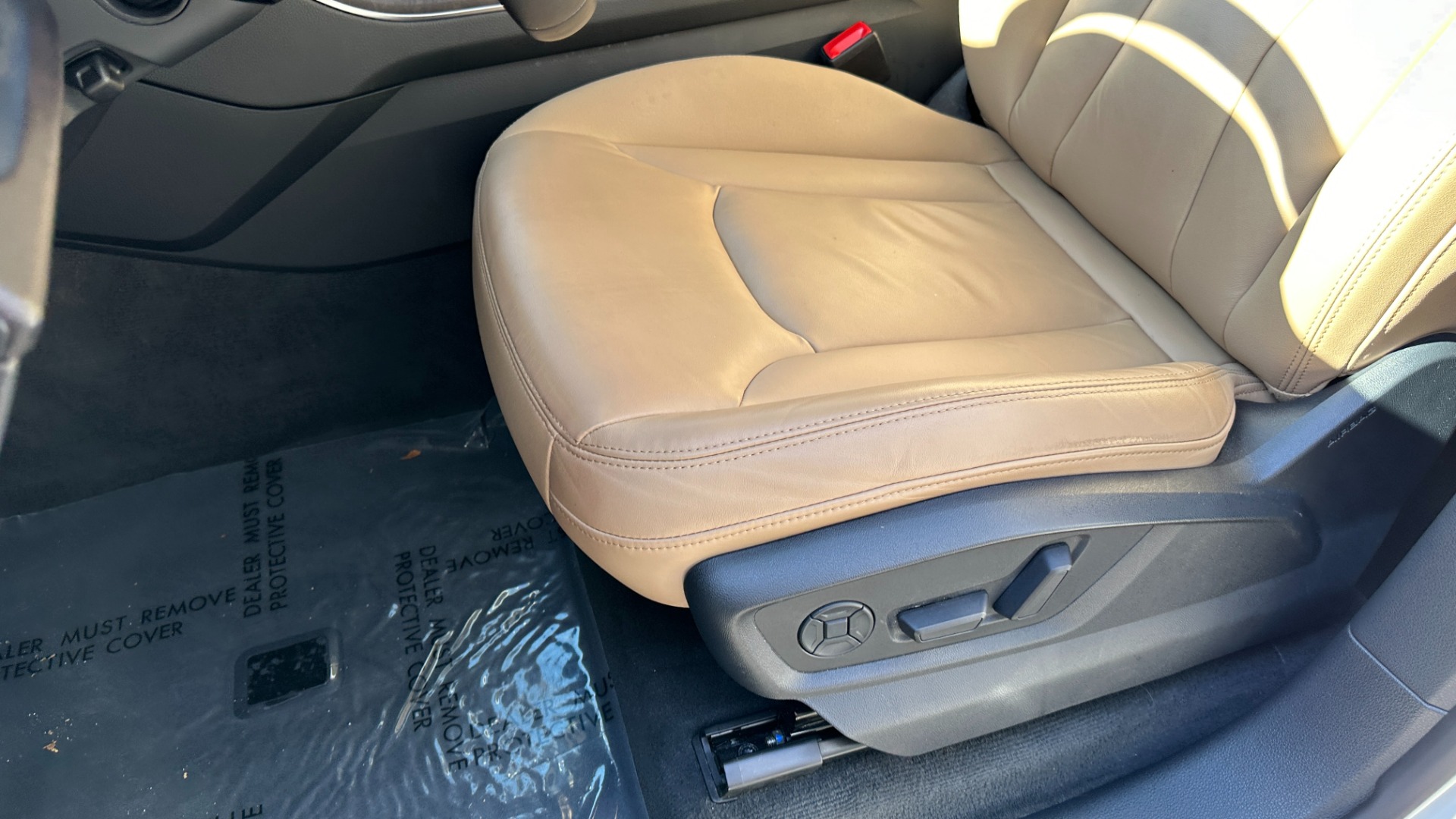Used 2019 Audi Q8 PREMIUM / CONVENIENCE PACKAGE / TOWING PACKAGE / METALLIC PAINT for sale Sold at Formula Imports in Charlotte NC 28227 14