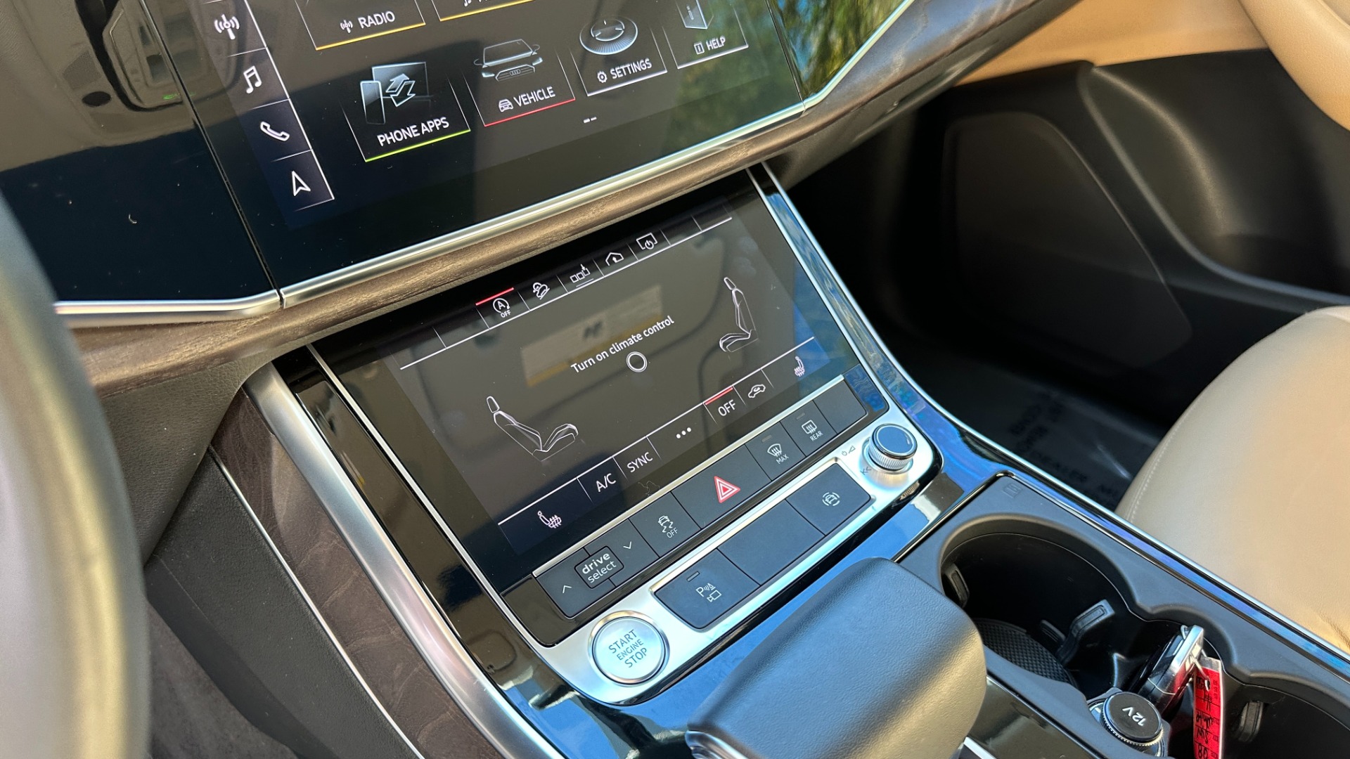 Used 2019 Audi Q8 PREMIUM / CONVENIENCE PACKAGE / TOWING PACKAGE / METALLIC PAINT for sale Sold at Formula Imports in Charlotte NC 28227 19