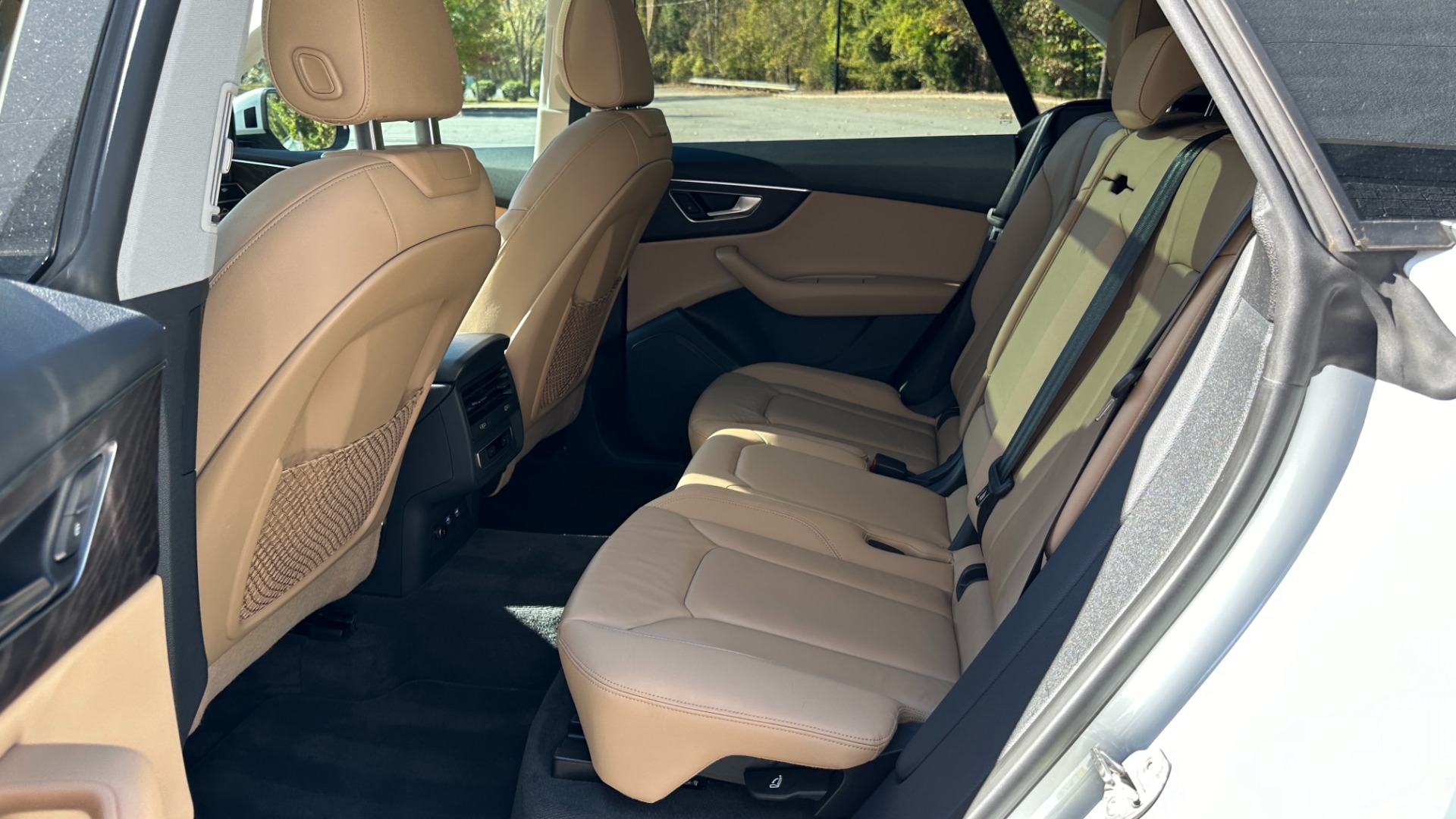 Used 2019 Audi Q8 PREMIUM / CONVENIENCE PACKAGE / TOWING PACKAGE / METALLIC PAINT for sale Sold at Formula Imports in Charlotte NC 28227 24