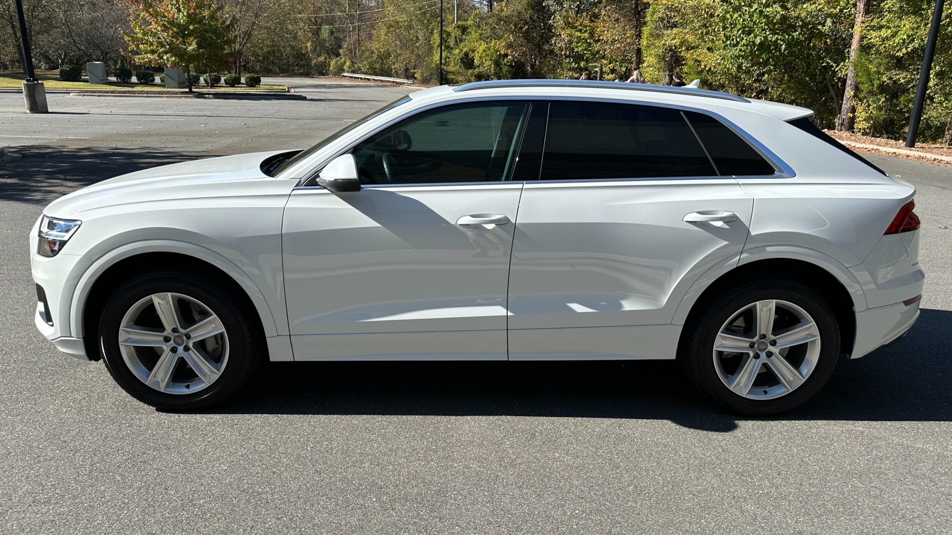 Used 2019 Audi Q8 PREMIUM / CONVENIENCE PACKAGE / TOWING PACKAGE / METALLIC PAINT for sale Sold at Formula Imports in Charlotte NC 28227 3
