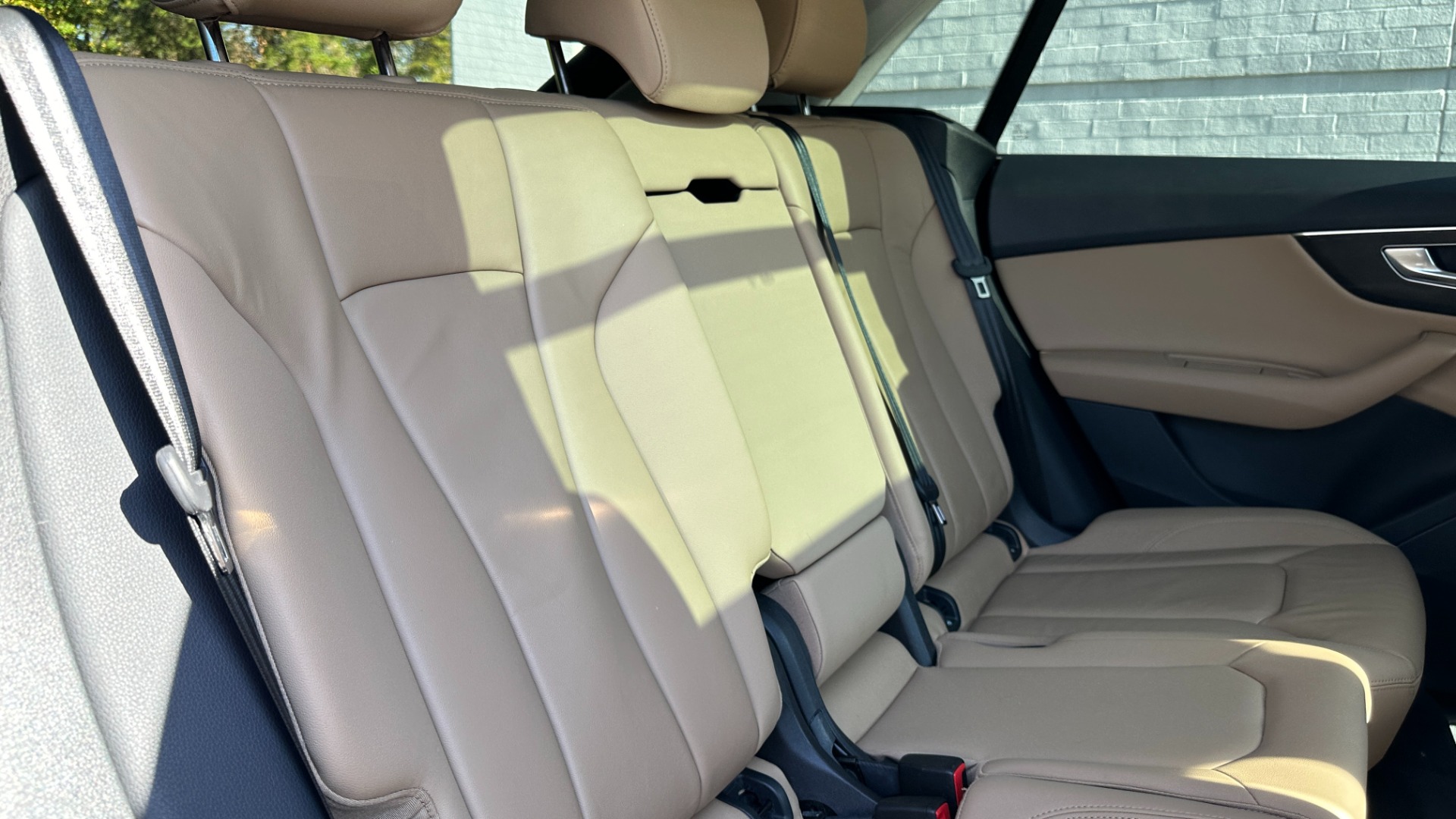Used 2019 Audi Q8 PREMIUM / CONVENIENCE PACKAGE / TOWING PACKAGE / METALLIC PAINT for sale Sold at Formula Imports in Charlotte NC 28227 31