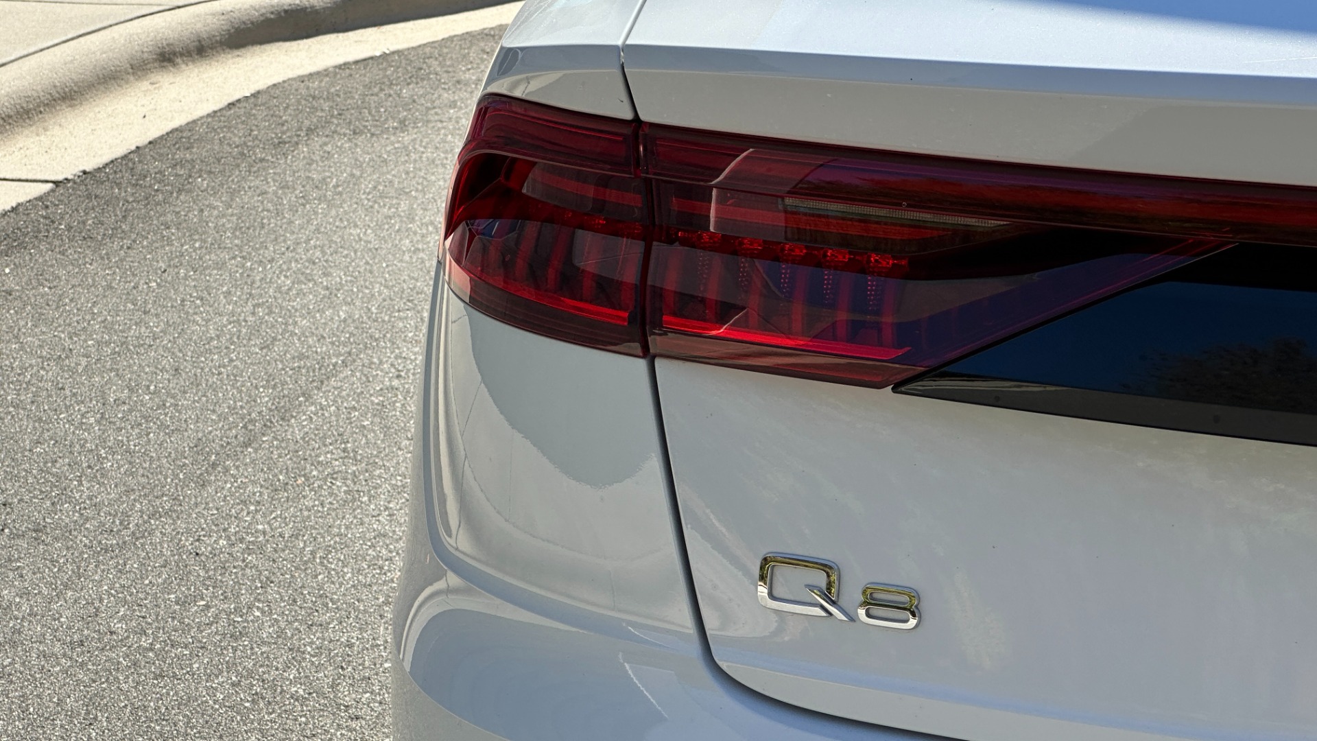 Used 2019 Audi Q8 PREMIUM / CONVENIENCE PACKAGE / TOWING PACKAGE / METALLIC PAINT for sale Sold at Formula Imports in Charlotte NC 28227 39