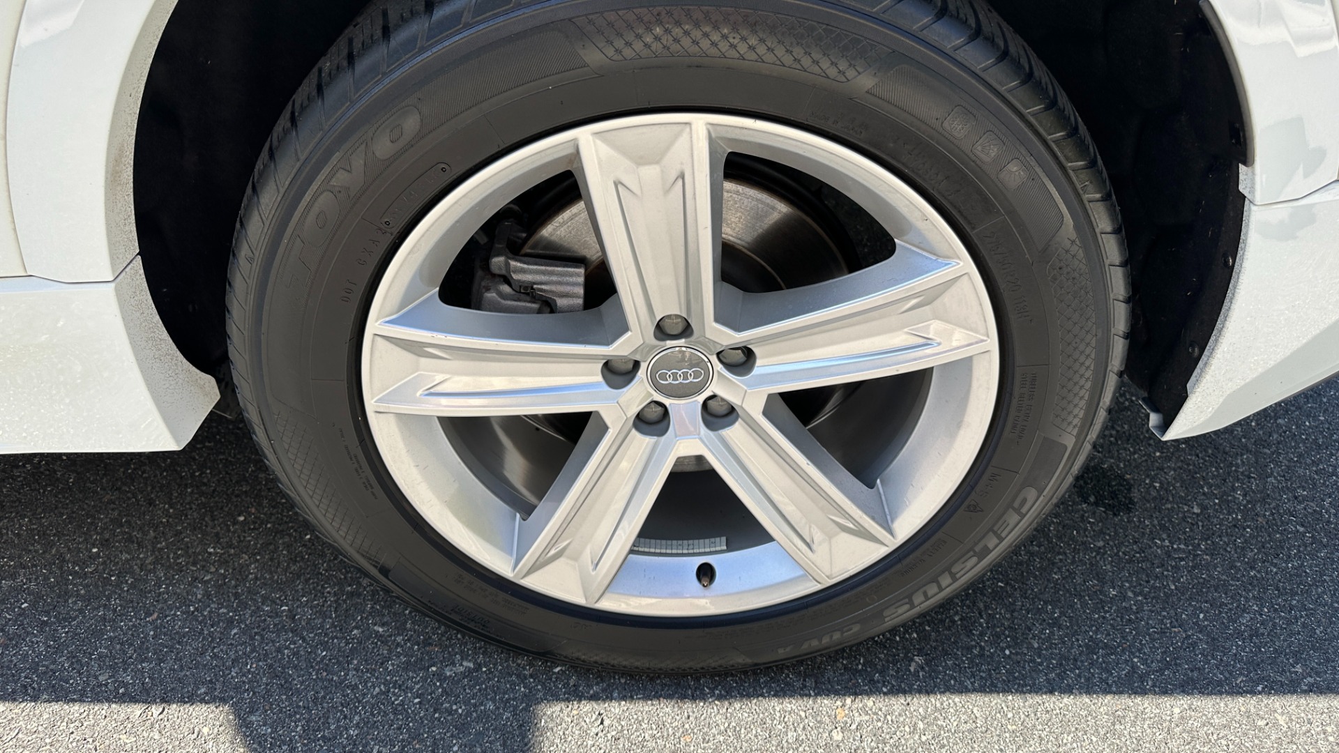 Used 2019 Audi Q8 PREMIUM / CONVENIENCE PACKAGE / TOWING PACKAGE / METALLIC PAINT for sale Sold at Formula Imports in Charlotte NC 28227 46