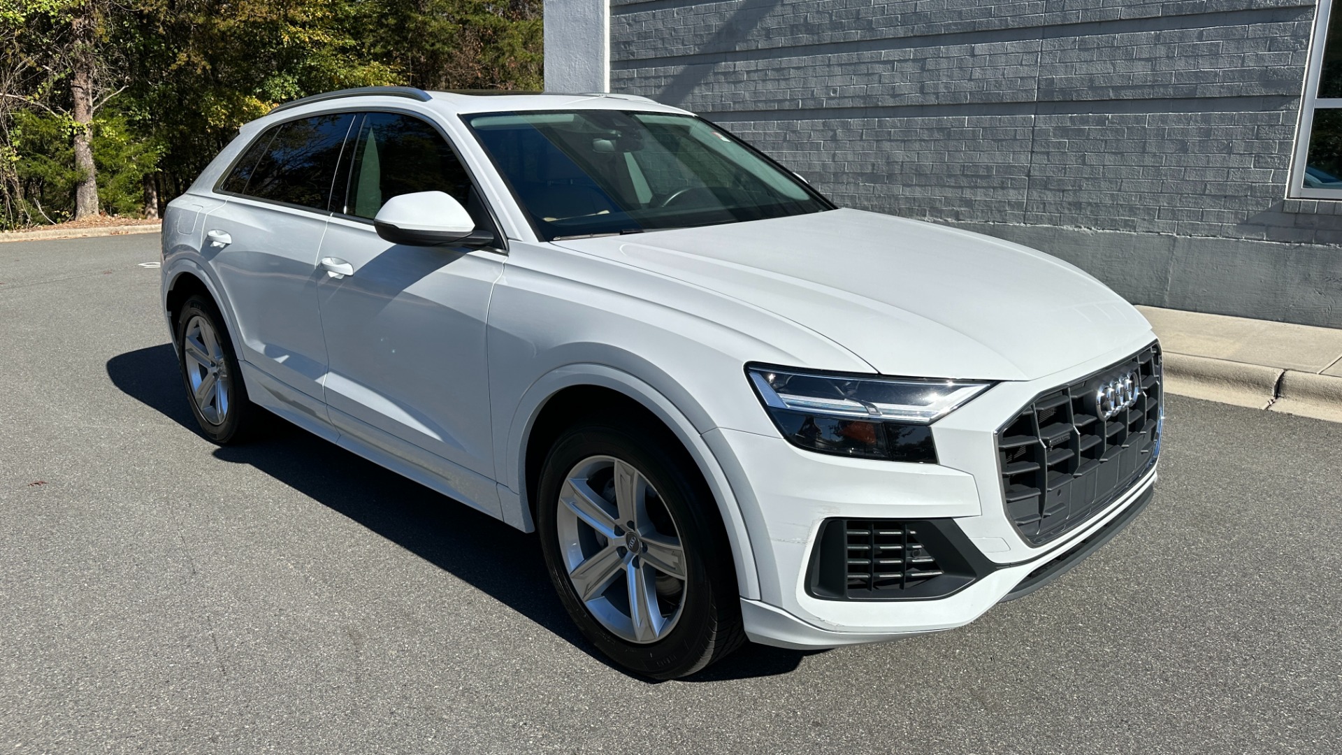 Used 2019 Audi Q8 PREMIUM / CONVENIENCE PACKAGE / TOWING PACKAGE / METALLIC PAINT for sale Sold at Formula Imports in Charlotte NC 28227 5