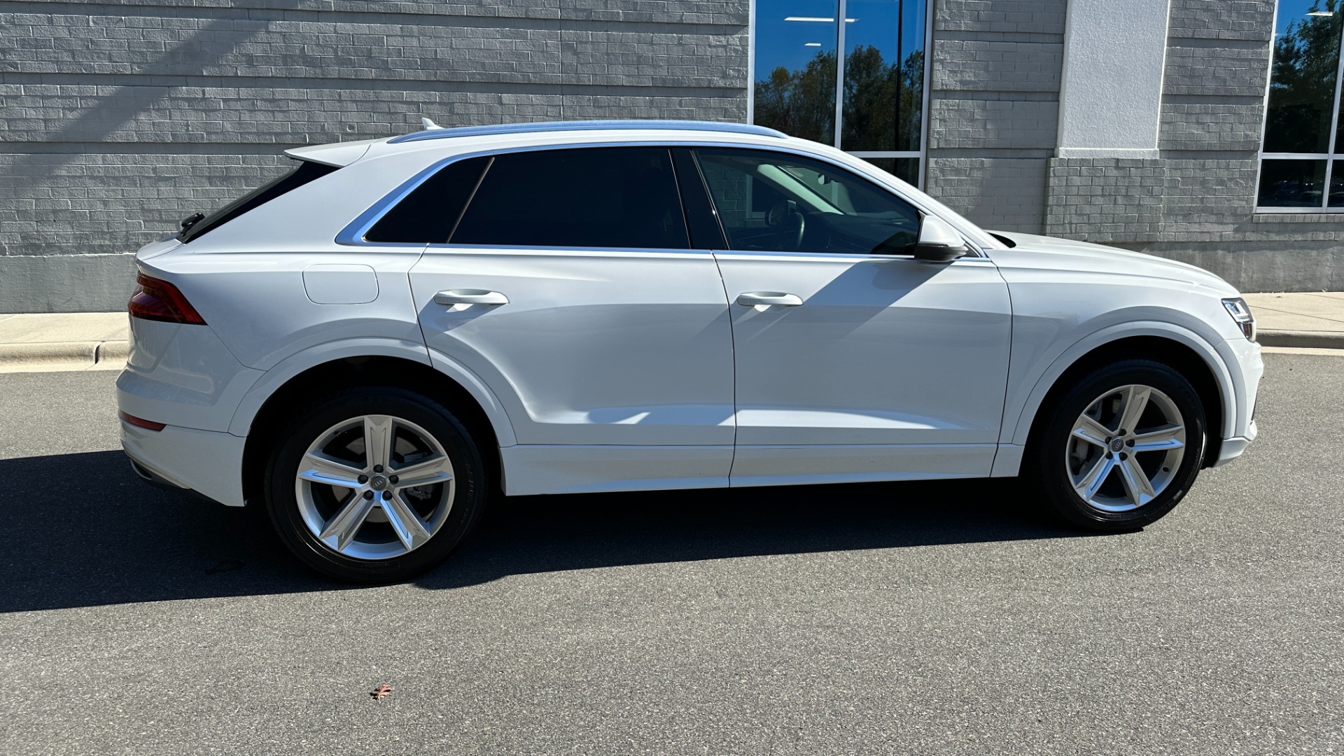 Used 2019 Audi Q8 PREMIUM / CONVENIENCE PACKAGE / TOWING PACKAGE / METALLIC PAINT for sale Sold at Formula Imports in Charlotte NC 28227 6