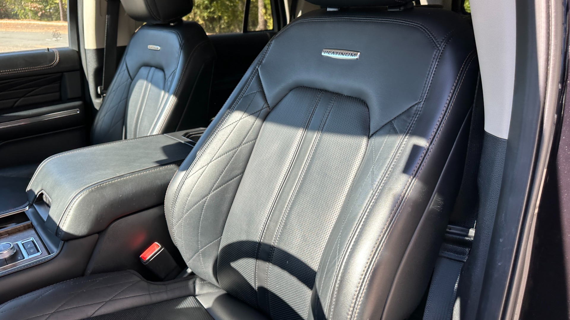 Used 2021 Ford Expedition Max PLATINUM / HEAVY DUTY TOW PACKAGE / REAR SEAT ENTERTAINMENT for sale $52,900 at Formula Imports in Charlotte NC 28227 13