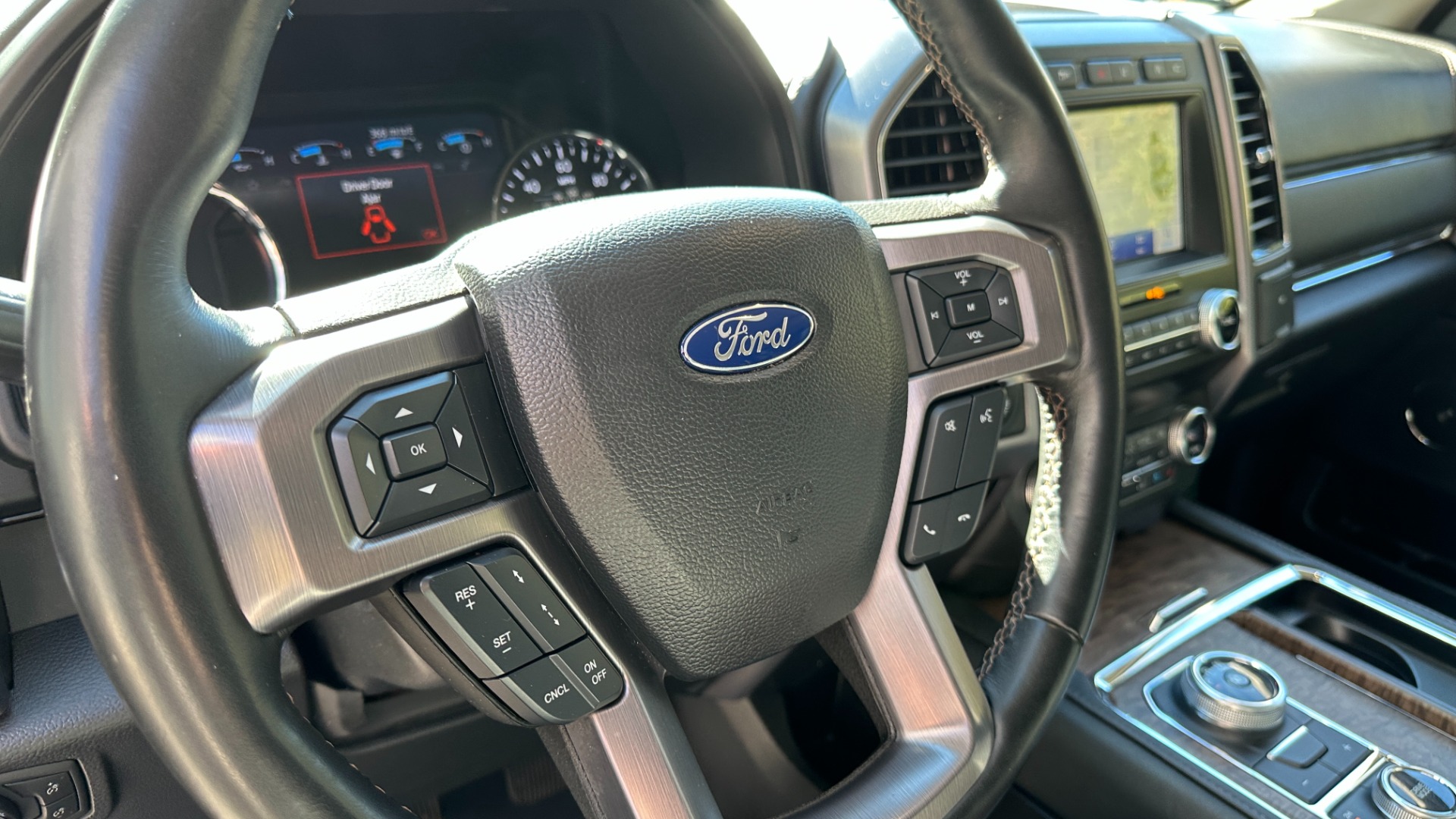 Used 2021 Ford Expedition Max PLATINUM / HEAVY DUTY TOW PACKAGE / REAR SEAT ENTERTAINMENT for sale $52,900 at Formula Imports in Charlotte NC 28227 16