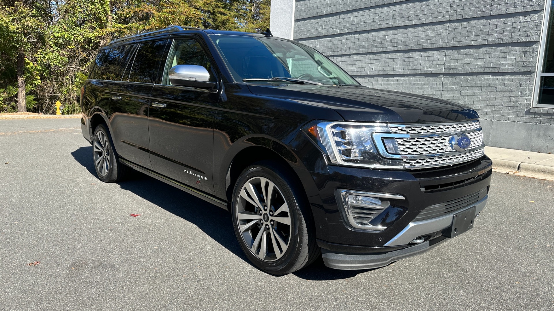 Used 2021 Ford Expedition Max PLATINUM / HEAVY DUTY TOW PACKAGE / REAR SEAT ENTERTAINMENT for sale $52,900 at Formula Imports in Charlotte NC 28227 2