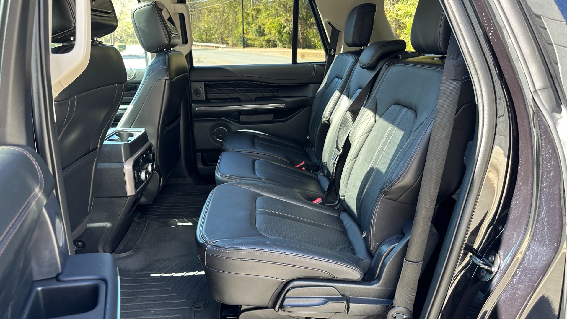 Used 2021 Ford Expedition Max PLATINUM / HEAVY DUTY TOW PACKAGE / REAR SEAT ENTERTAINMENT for sale Sold at Formula Imports in Charlotte NC 28227 26