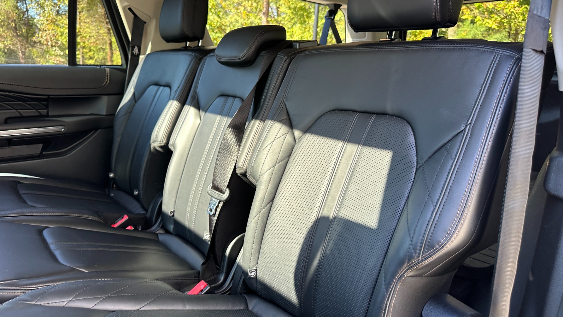 Used 2021 Ford Expedition Max PLATINUM / HEAVY DUTY TOW PACKAGE / REAR SEAT ENTERTAINMENT for sale $52,900 at Formula Imports in Charlotte NC 28227 27