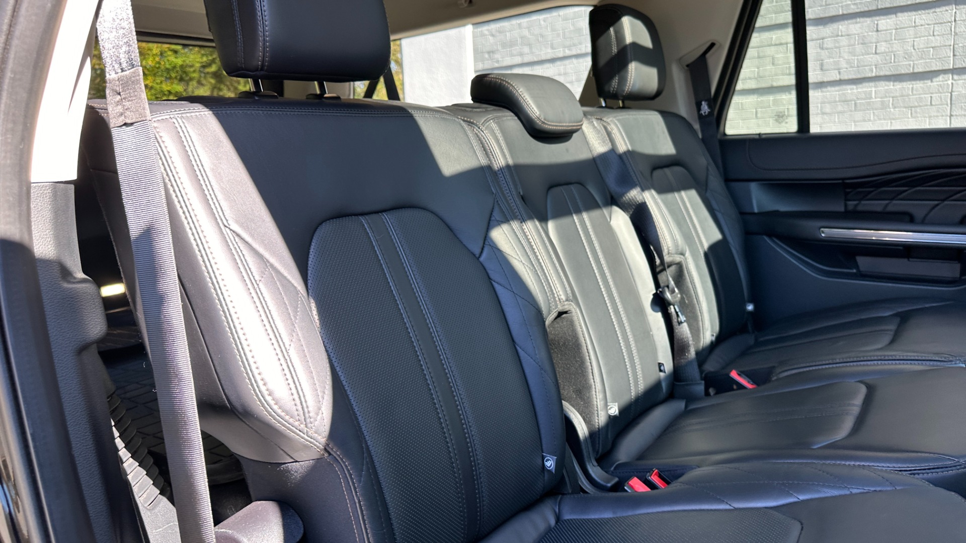 Used 2021 Ford Expedition Max PLATINUM / HEAVY DUTY TOW PACKAGE / REAR SEAT ENTERTAINMENT for sale $52,900 at Formula Imports in Charlotte NC 28227 32
