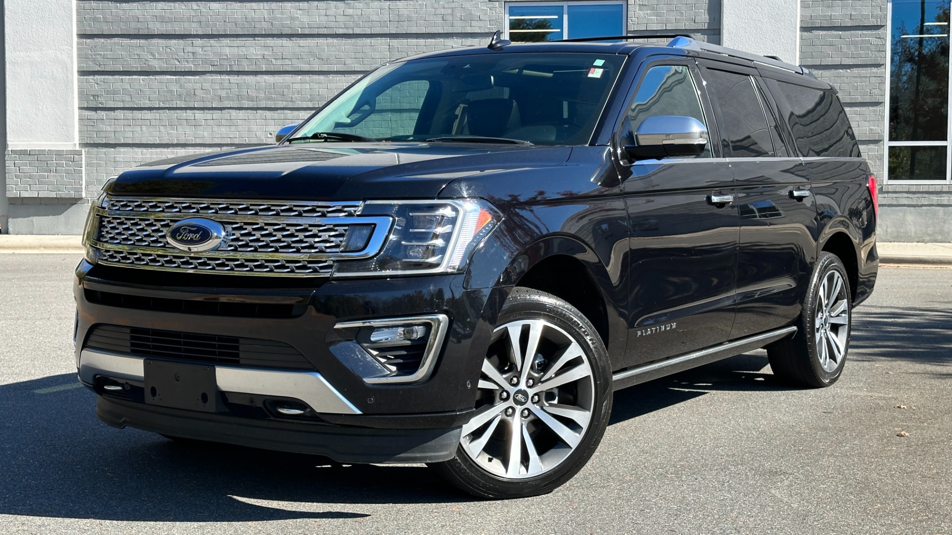 Used 2021 Ford Expedition Max PLATINUM / HEAVY DUTY TOW PACKAGE / REAR SEAT ENTERTAINMENT for sale $52,900 at Formula Imports in Charlotte NC 28227 1