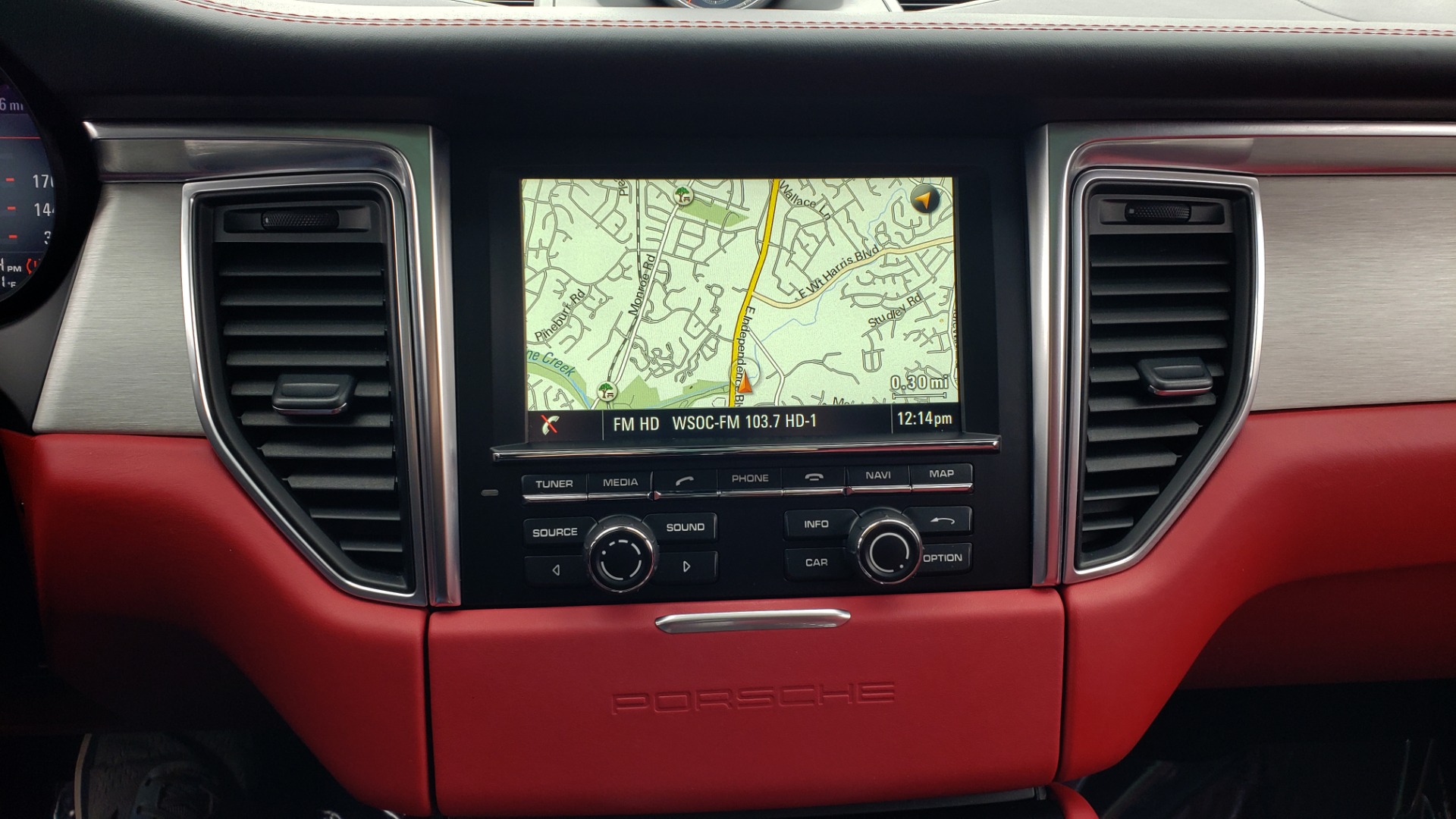 Used 2016 Porsche MACAN TURBO / PREM / NAV / PARK ASST / BOSE / PDK / CHRONO PKG for sale Sold at Formula Imports in Charlotte NC 28227 51