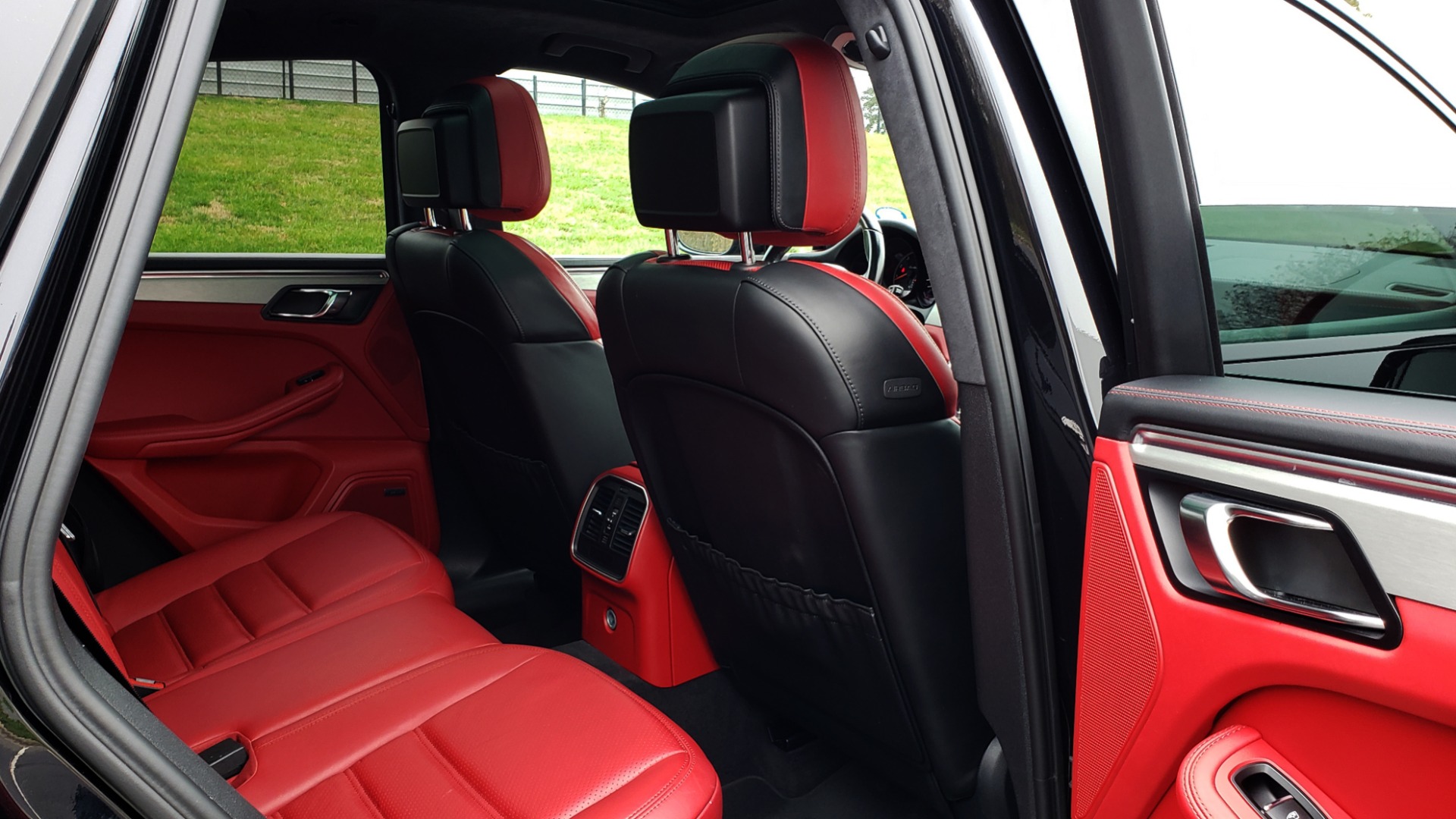 Used 2016 Porsche MACAN TURBO / PREM / NAV / PARK ASST / BOSE / PDK / CHRONO PKG for sale Sold at Formula Imports in Charlotte NC 28227 79