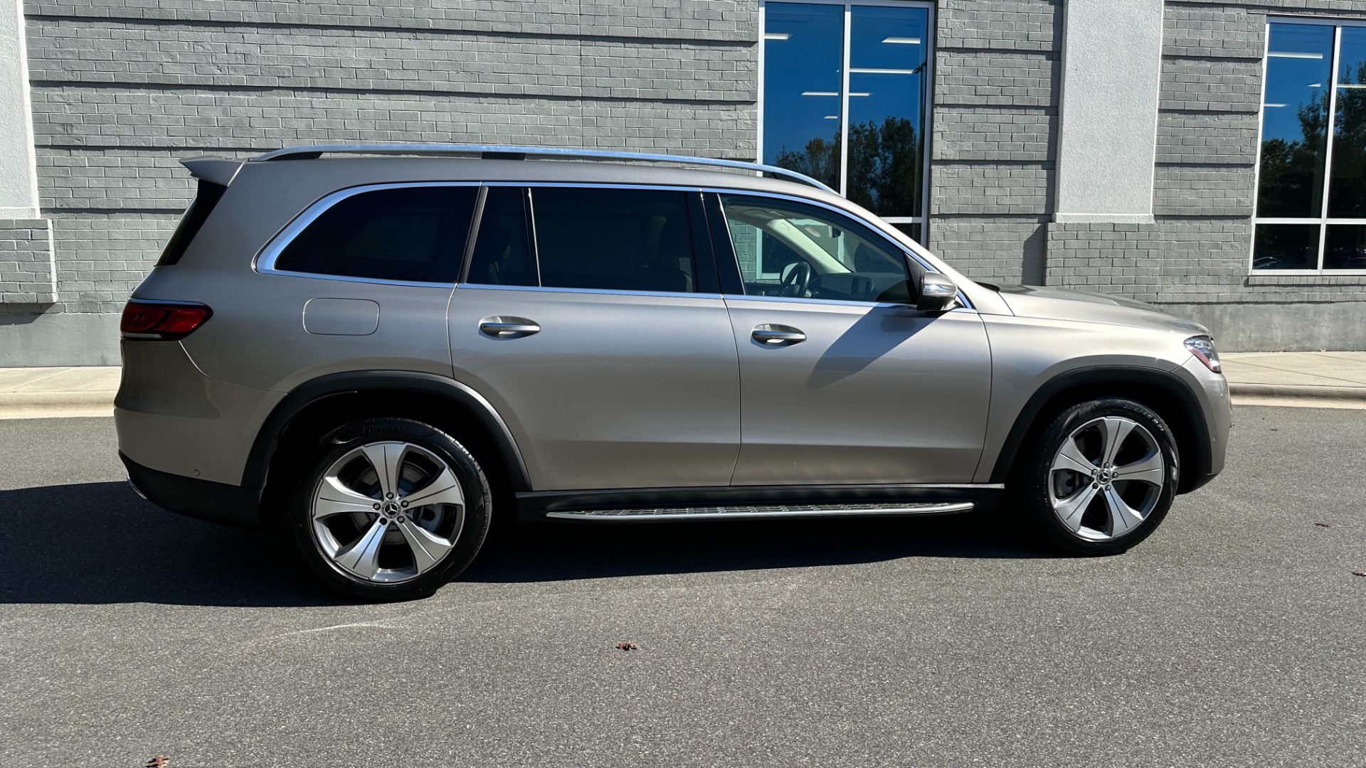 Used 2021 Mercedes-Benz GLS GLS 450 / DRIVER ASSISTANCE PKG / 21IN WHEELS / PANORAMIC ROOF for sale $58,999 at Formula Imports in Charlotte NC 28227 3