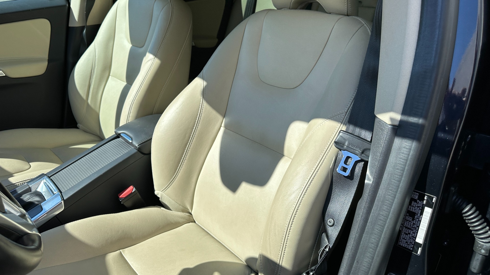 Used 2016 Volvo XC60 T5 Drive-E Premier / CONVENIENCE / PROXIMITY / BLIND SPOT for sale $20,900 at Formula Imports in Charlotte NC 28227 13