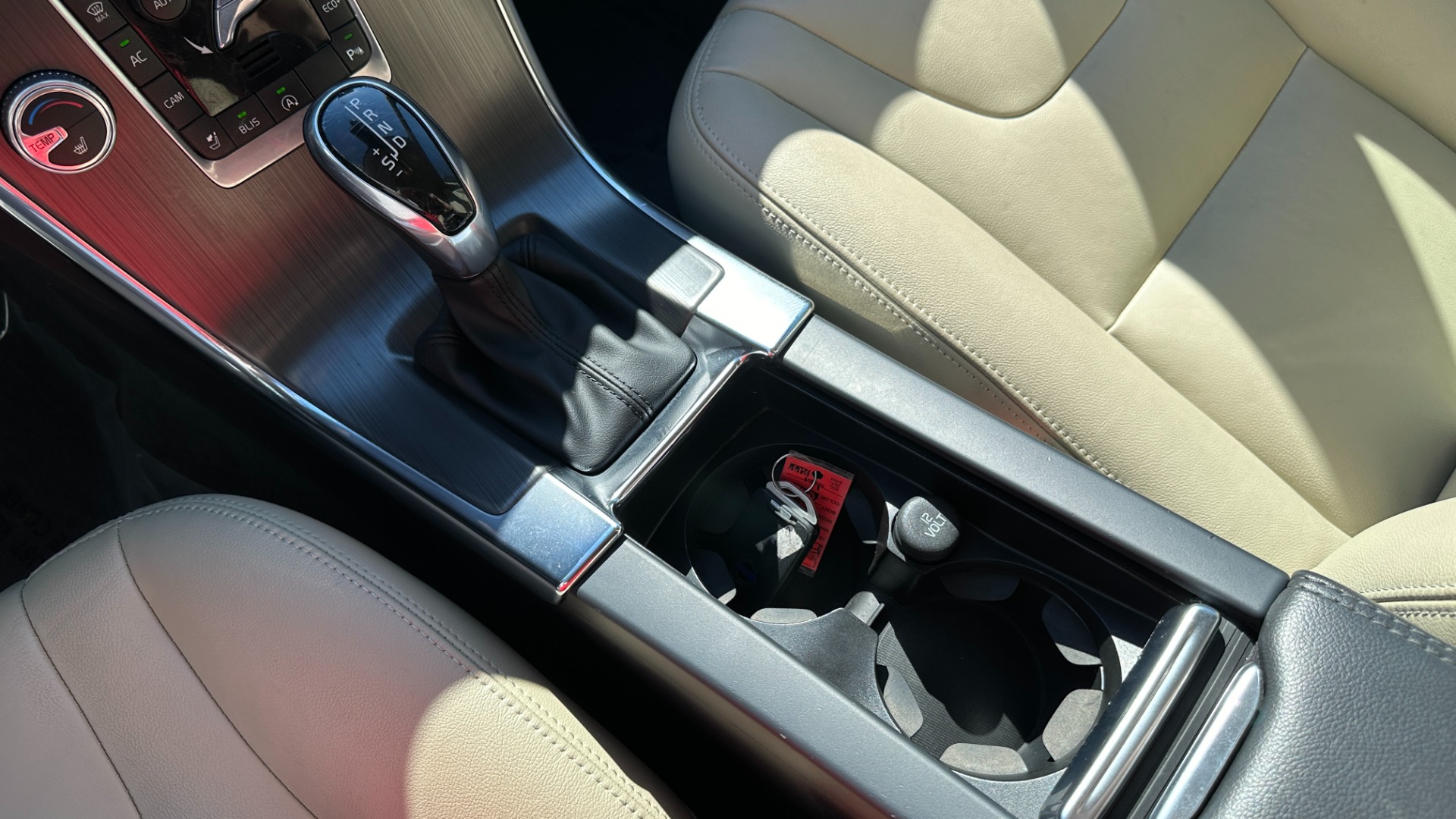Used 2016 Volvo XC60 T5 Drive-E Premier / CONVENIENCE / PROXIMITY / BLIND SPOT for sale $20,900 at Formula Imports in Charlotte NC 28227 20