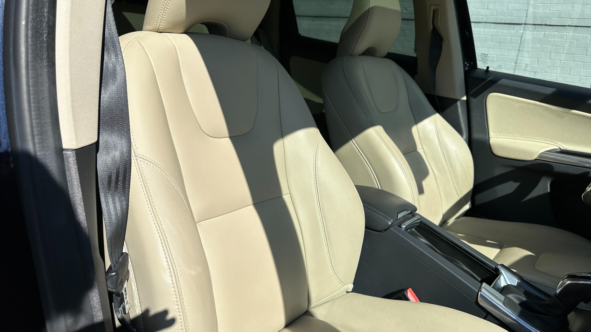 Used 2016 Volvo XC60 T5 Drive-E Premier / CONVENIENCE / PROXIMITY / BLIND SPOT for sale $20,900 at Formula Imports in Charlotte NC 28227 34