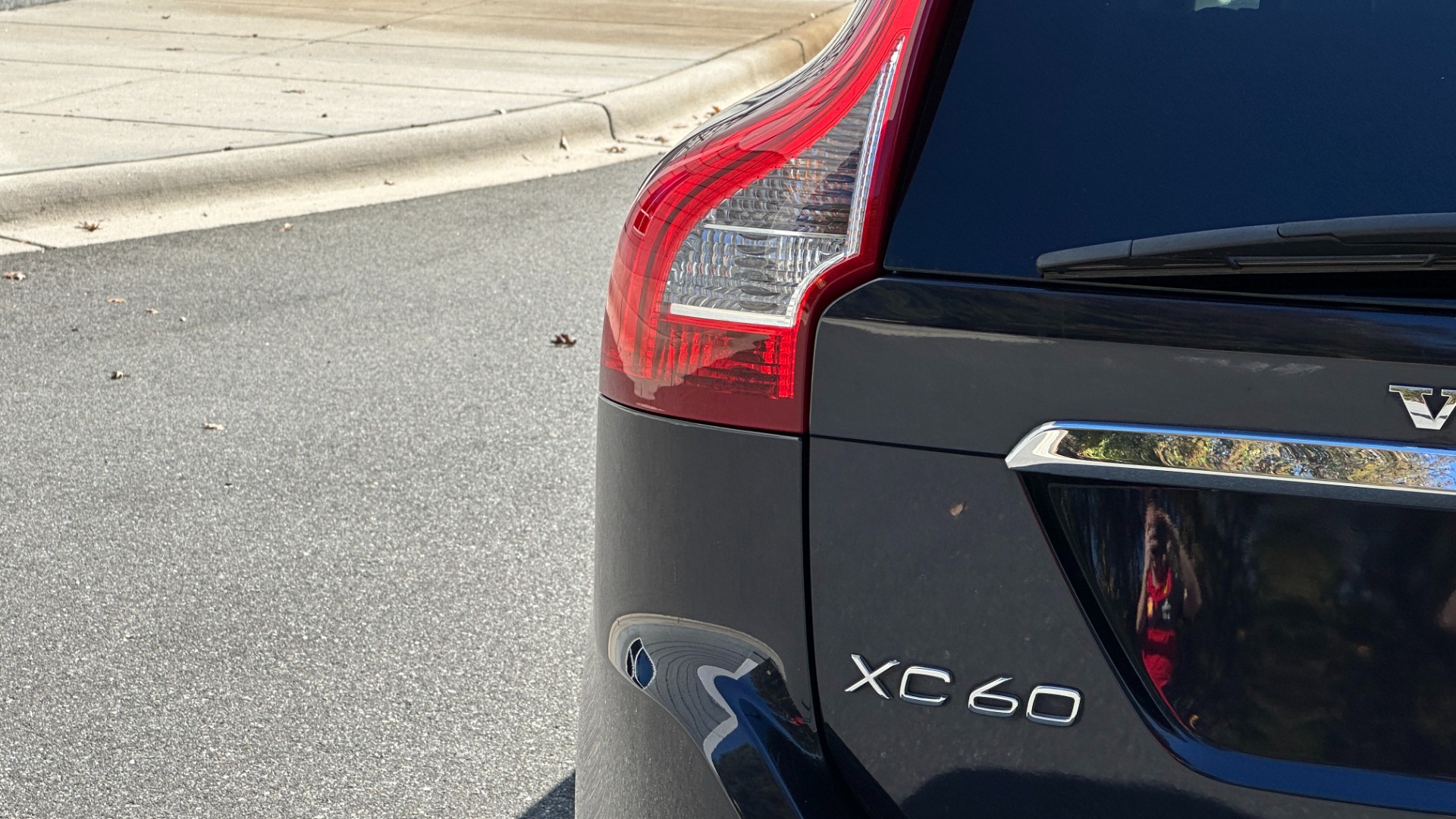 Used 2016 Volvo XC60 T5 Drive-E Premier / CONVENIENCE / PROXIMITY / BLIND SPOT for sale $20,900 at Formula Imports in Charlotte NC 28227 40