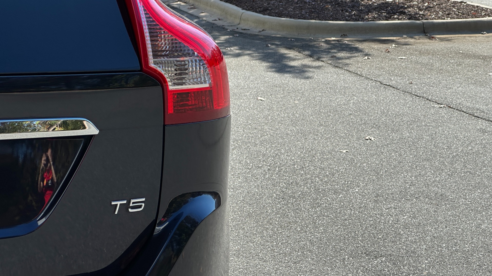 Used 2016 Volvo XC60 T5 Drive-E Premier / CONVENIENCE / PROXIMITY / BLIND SPOT for sale $20,900 at Formula Imports in Charlotte NC 28227 41