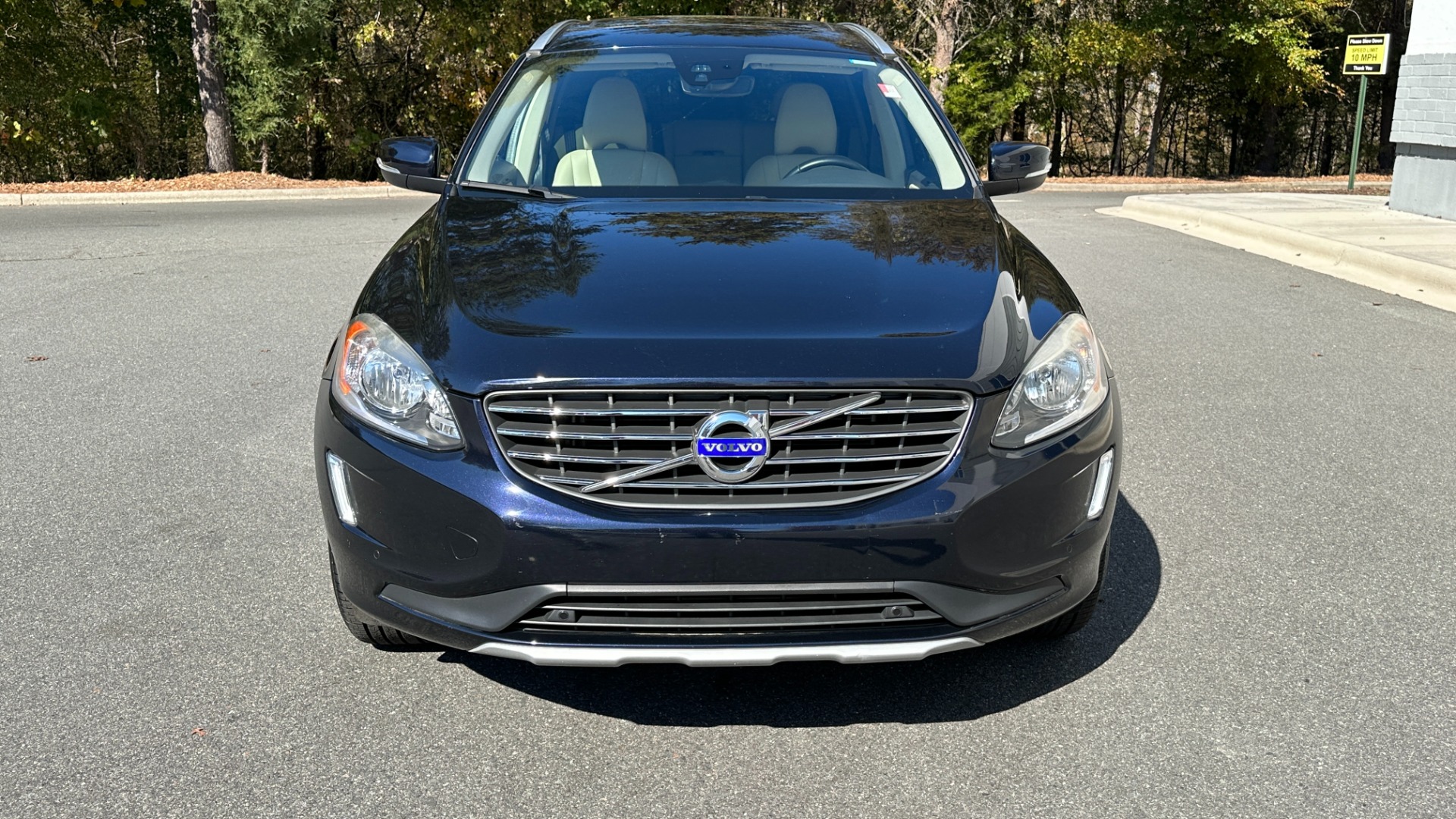 Used 2016 Volvo XC60 T5 Drive-E Premier / CONVENIENCE / PROXIMITY / BLIND SPOT for sale $20,900 at Formula Imports in Charlotte NC 28227 8
