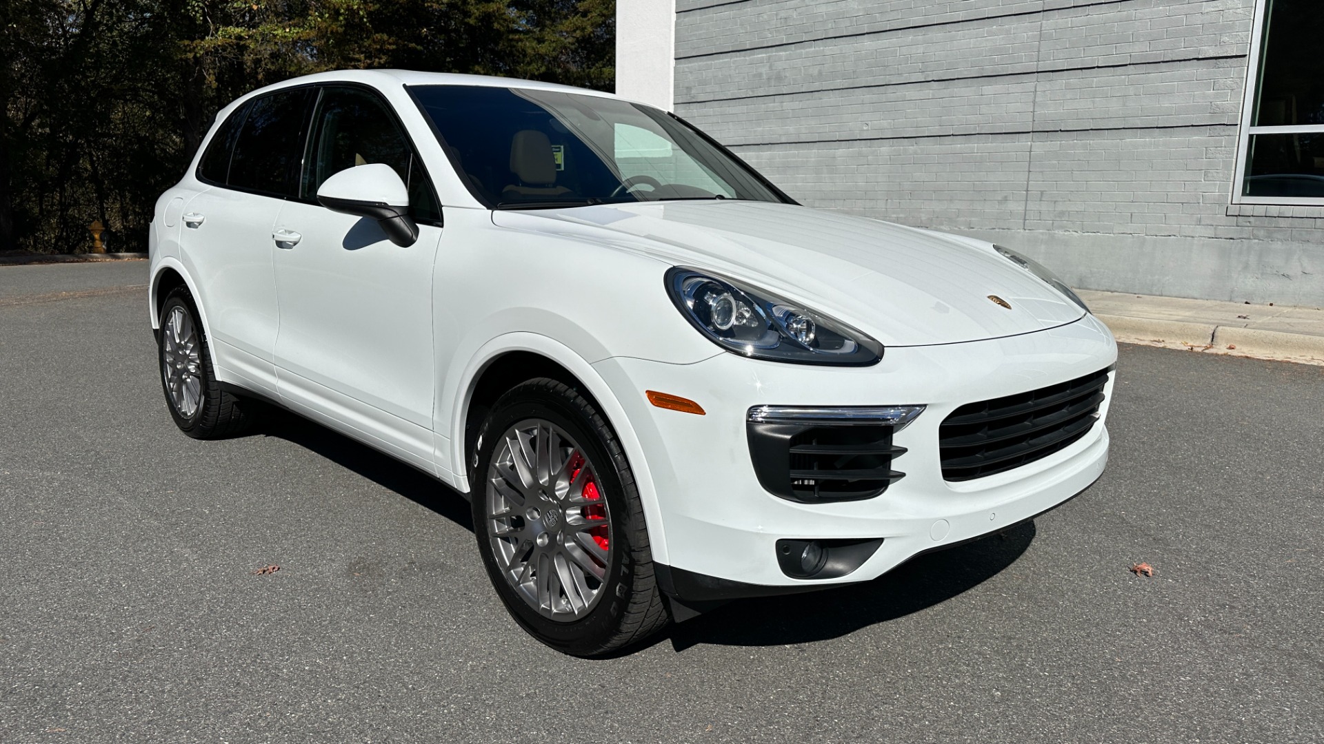 Used 2016 Porsche Cayenne S / PREMIUM / BOSE / KEYLESS ENTRY / STUNNING INTERIOR!! for sale $39,999 at Formula Imports in Charlotte NC 28227 2